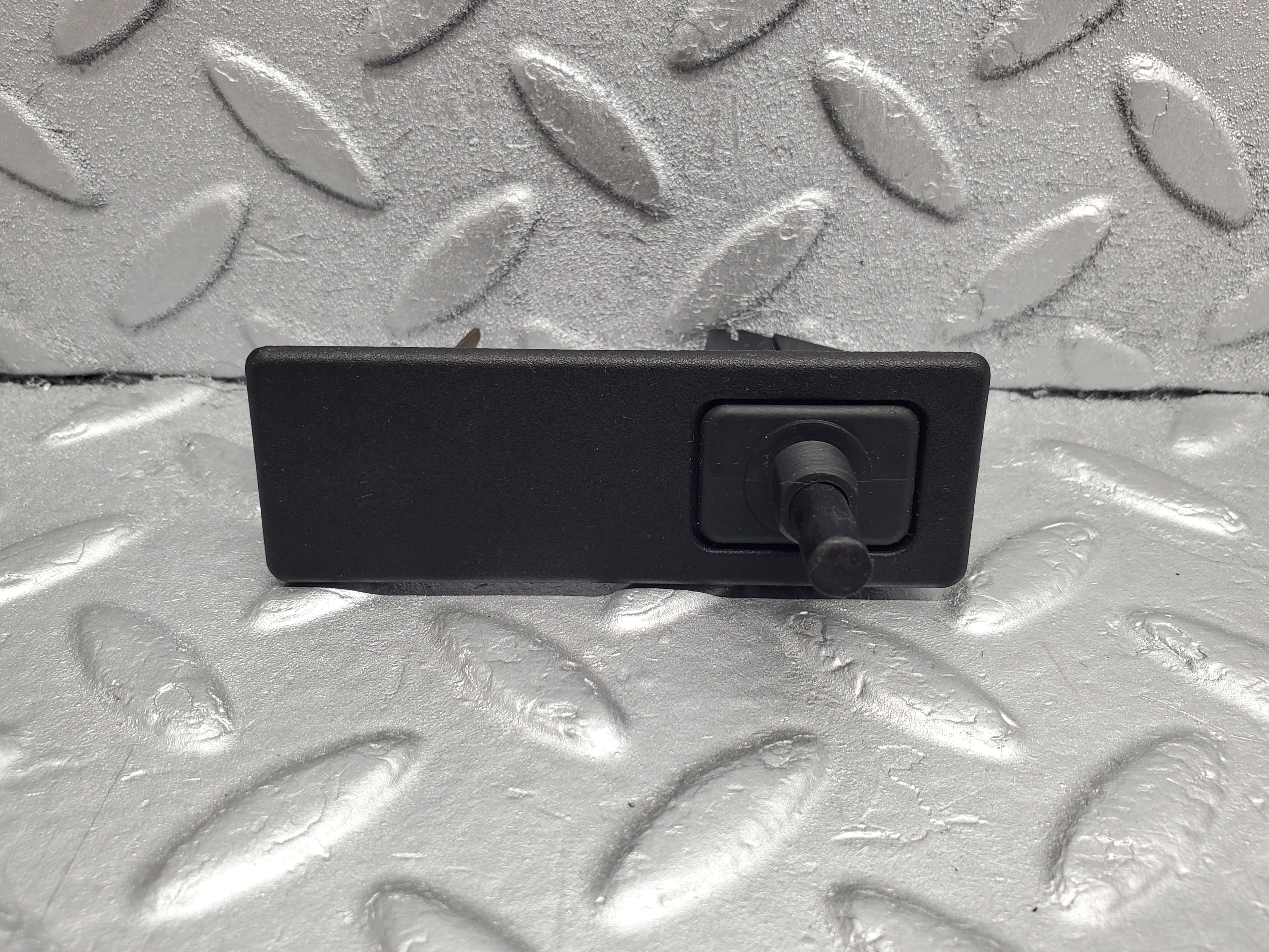 49640 Mercedes-Benz W123 Trunk Boot Light Switch 1158202511 0008213152