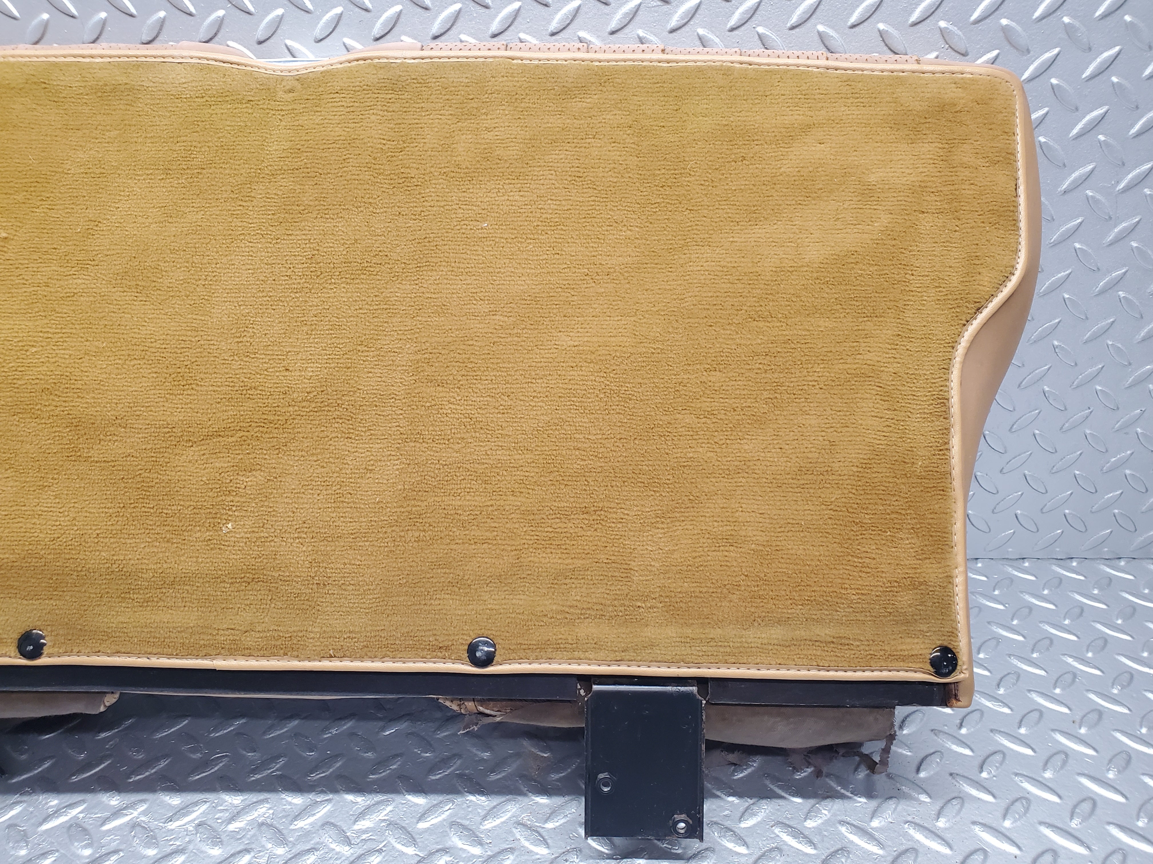 49754 Mercedes-Benz R107 380SL Rear Seat Palomino Leather