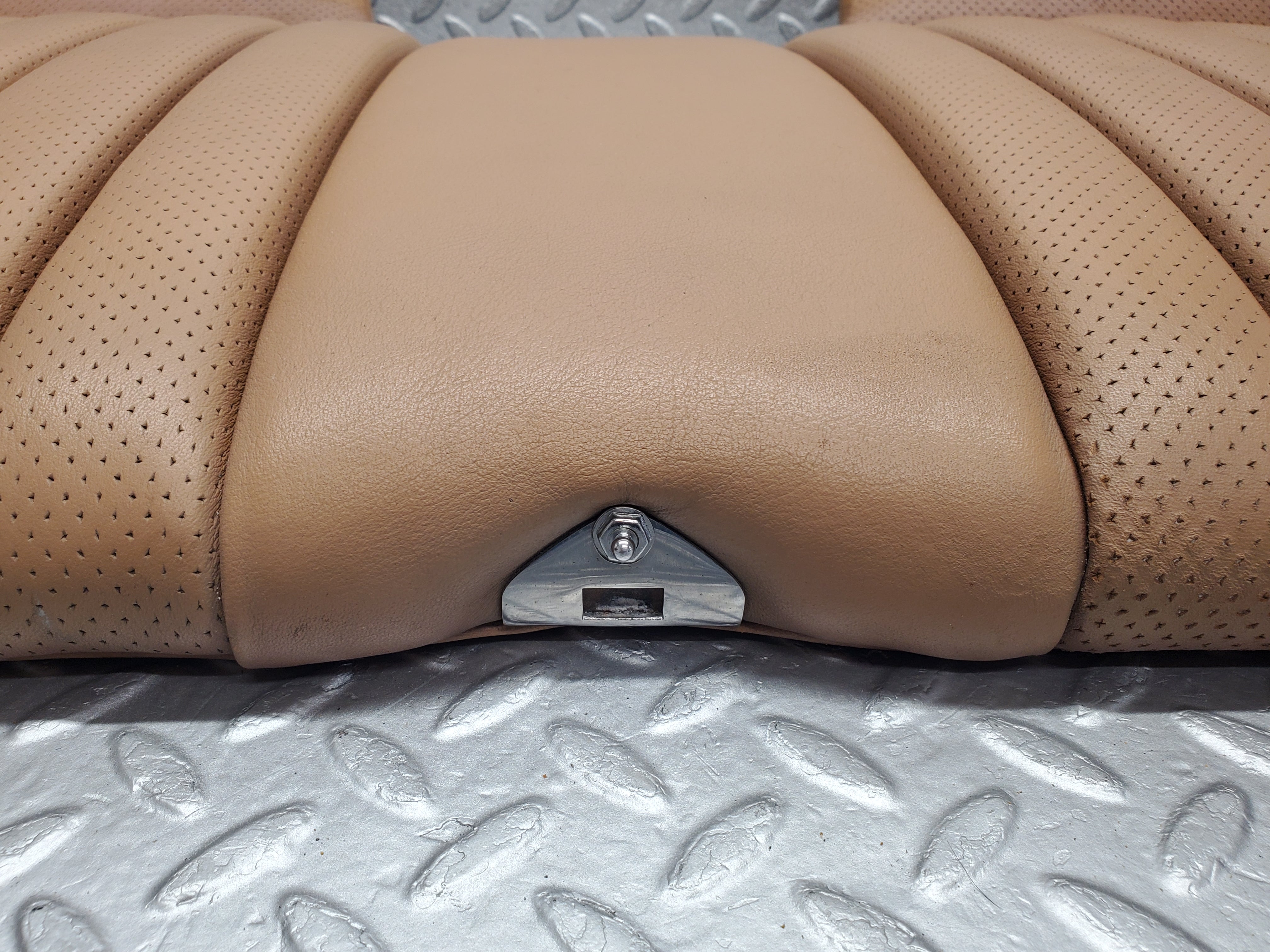49754 Mercedes-Benz R107 380SL Rear Seat Palomino Leather