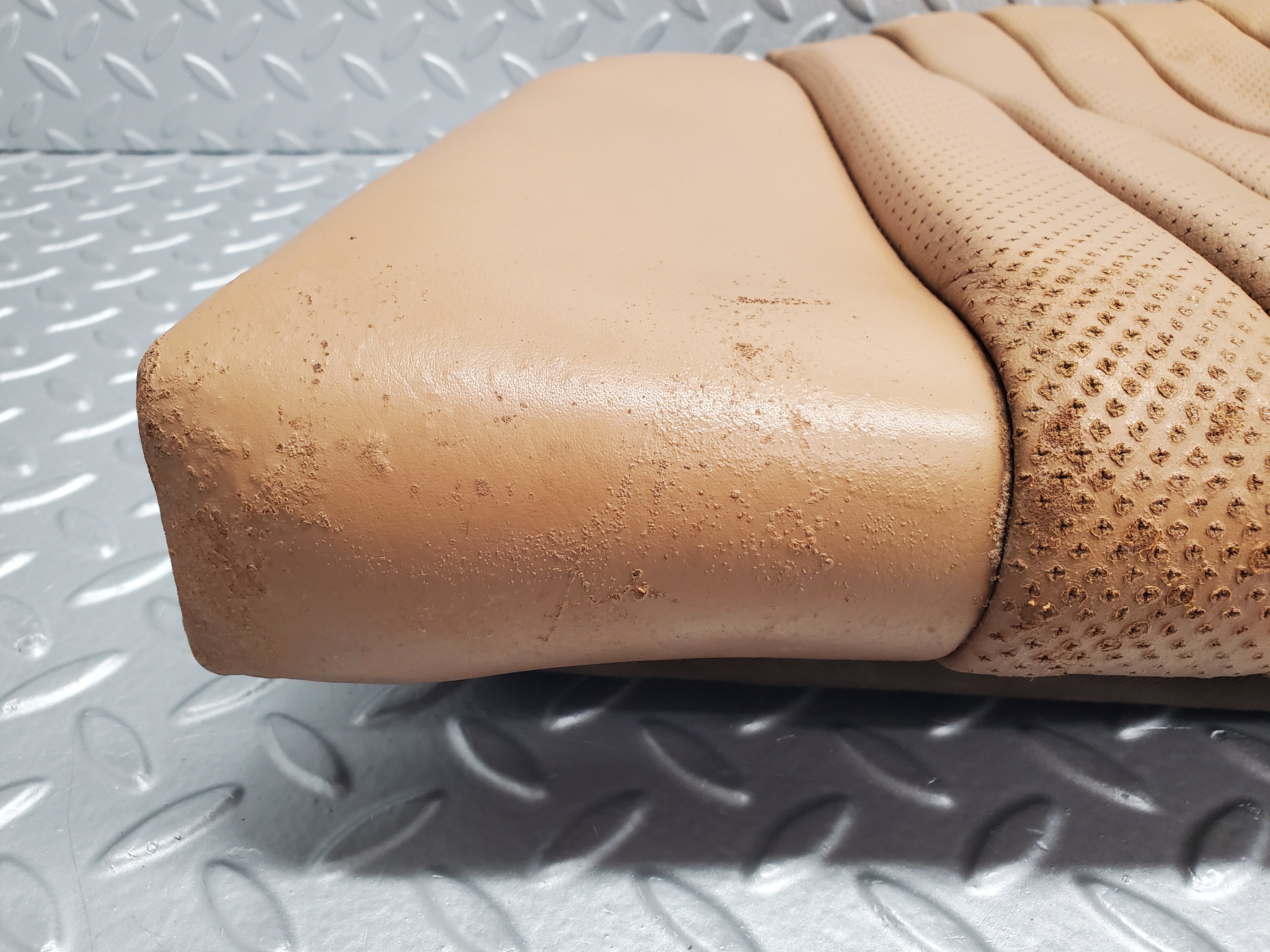 49754 Mercedes-Benz R107 380SL Rear Seat Palomino Leather