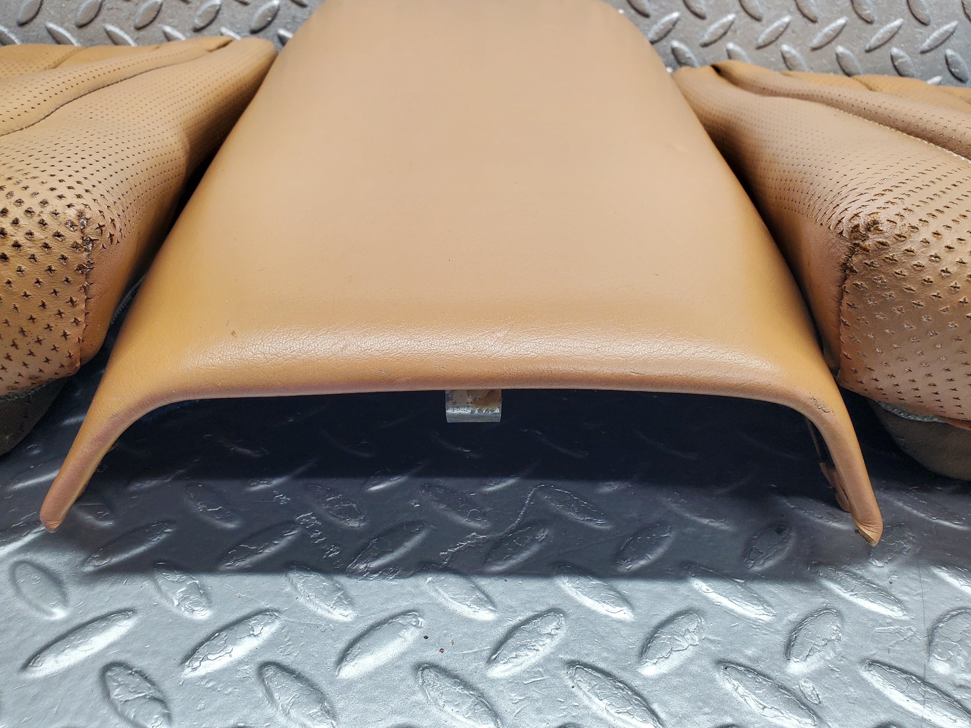49754 Mercedes-Benz R107 380SL Rear Seat Palomino Leather