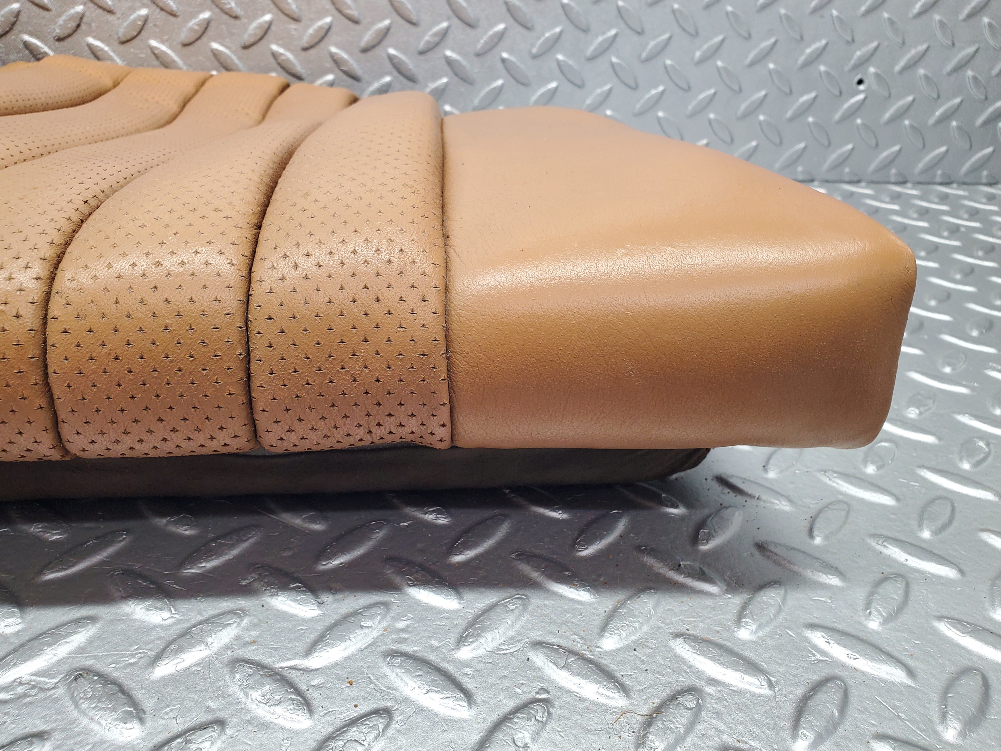 49754 Mercedes-Benz R107 380SL Rear Seat Palomino Leather