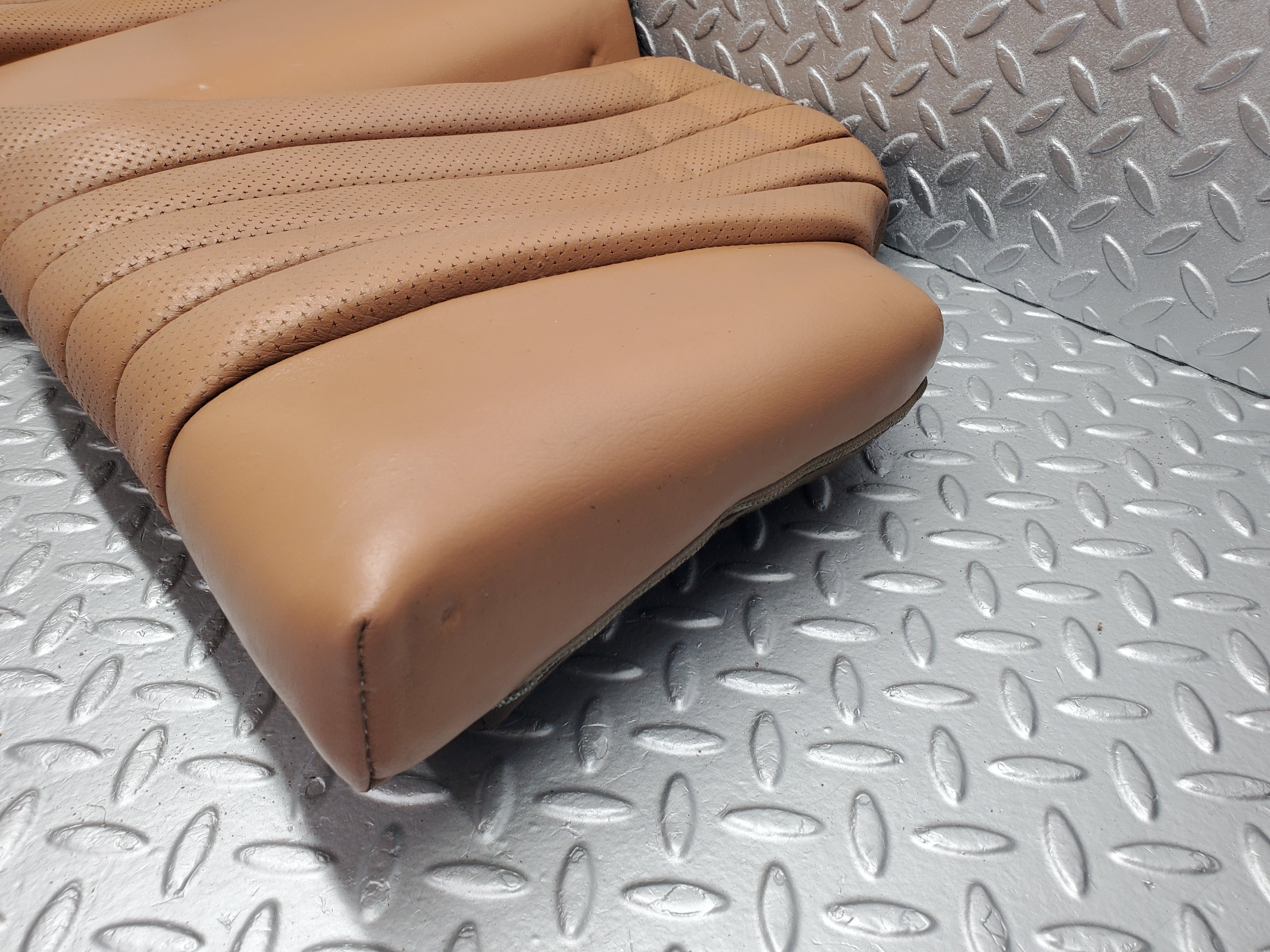 49754 Mercedes-Benz R107 380SL Rear Seat Palomino Leather