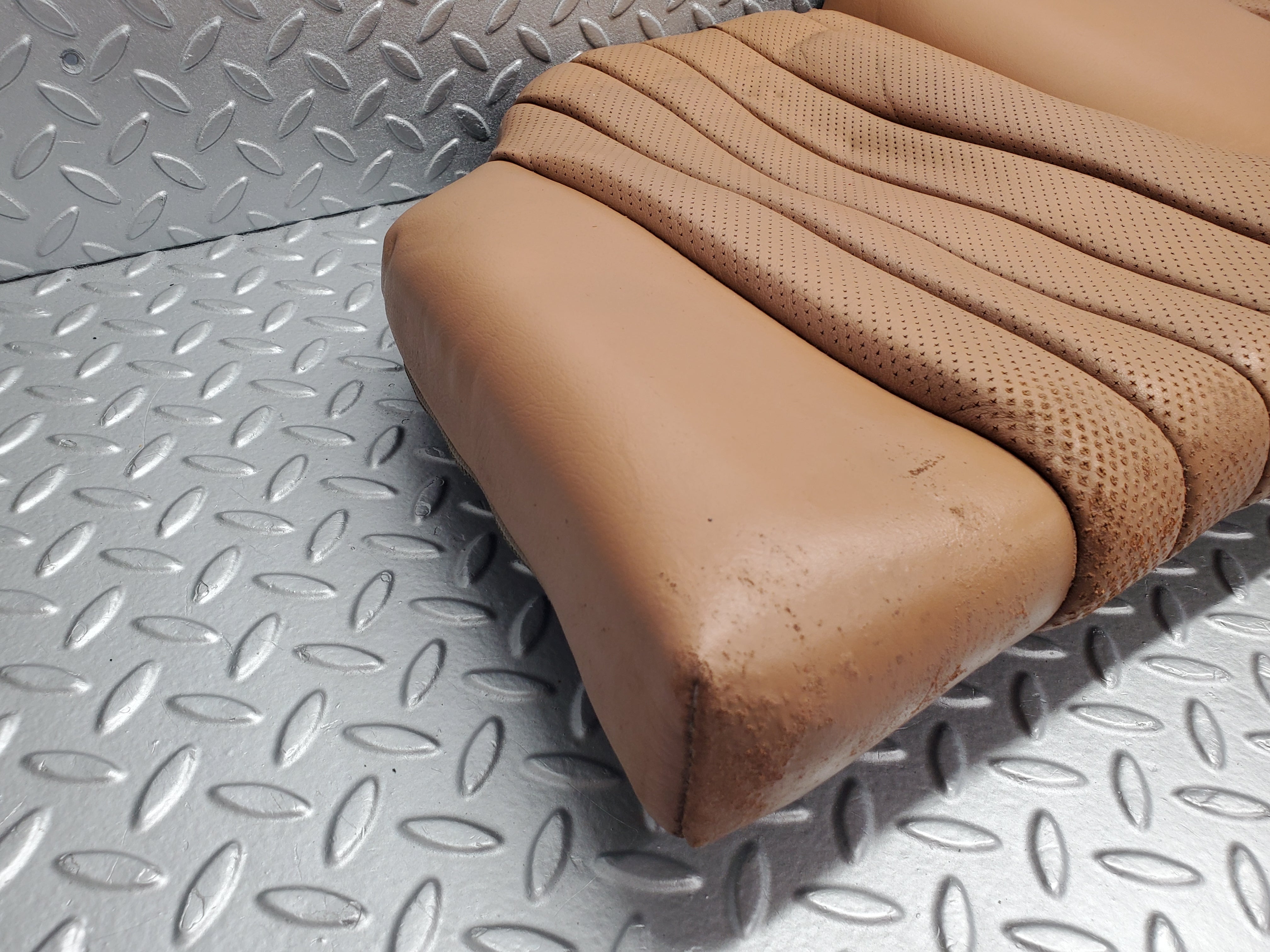 49754 Mercedes-Benz R107 380SL Rear Seat Palomino Leather