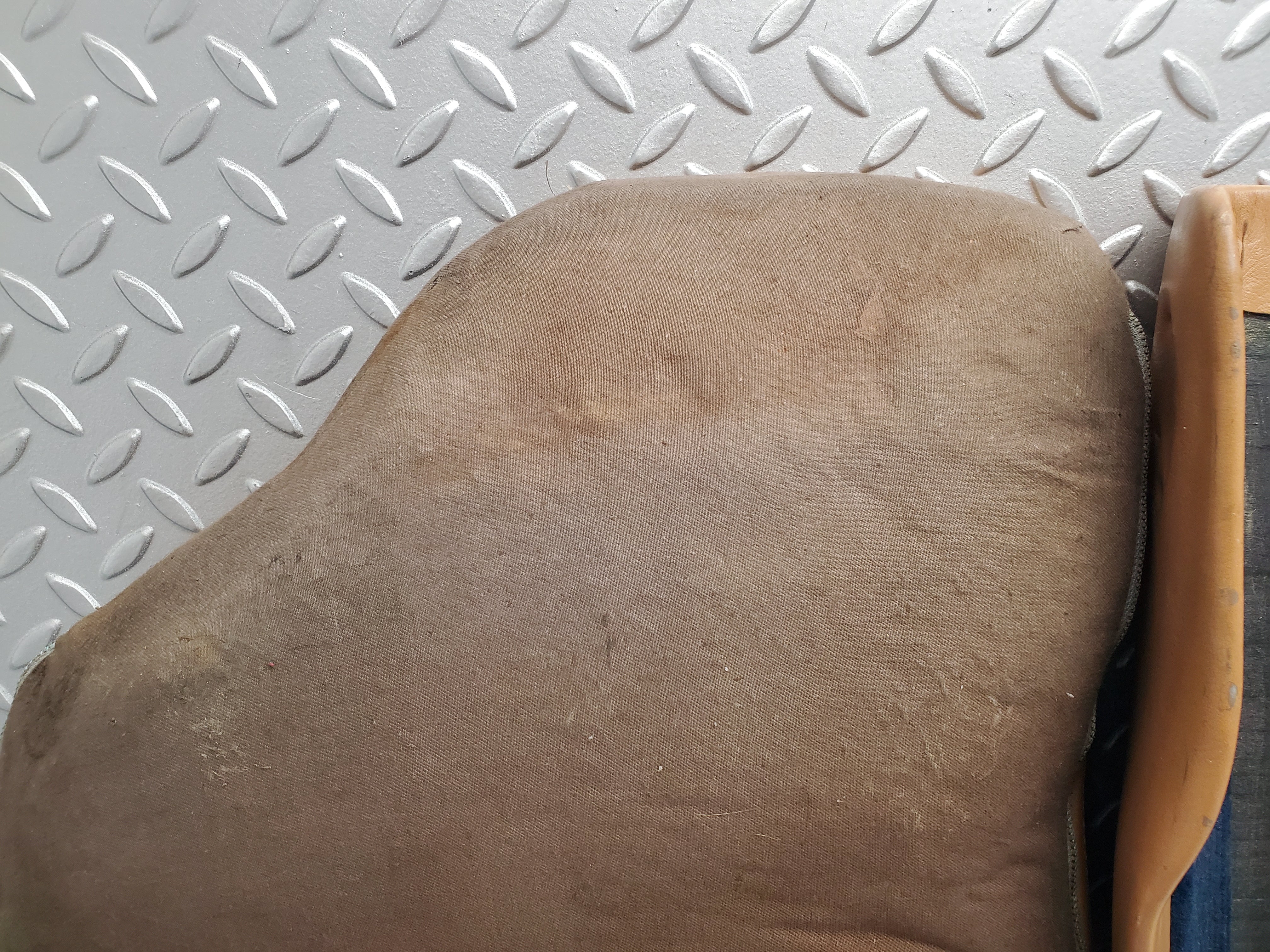 49754 Mercedes-Benz R107 380SL Rear Seat Palomino Leather