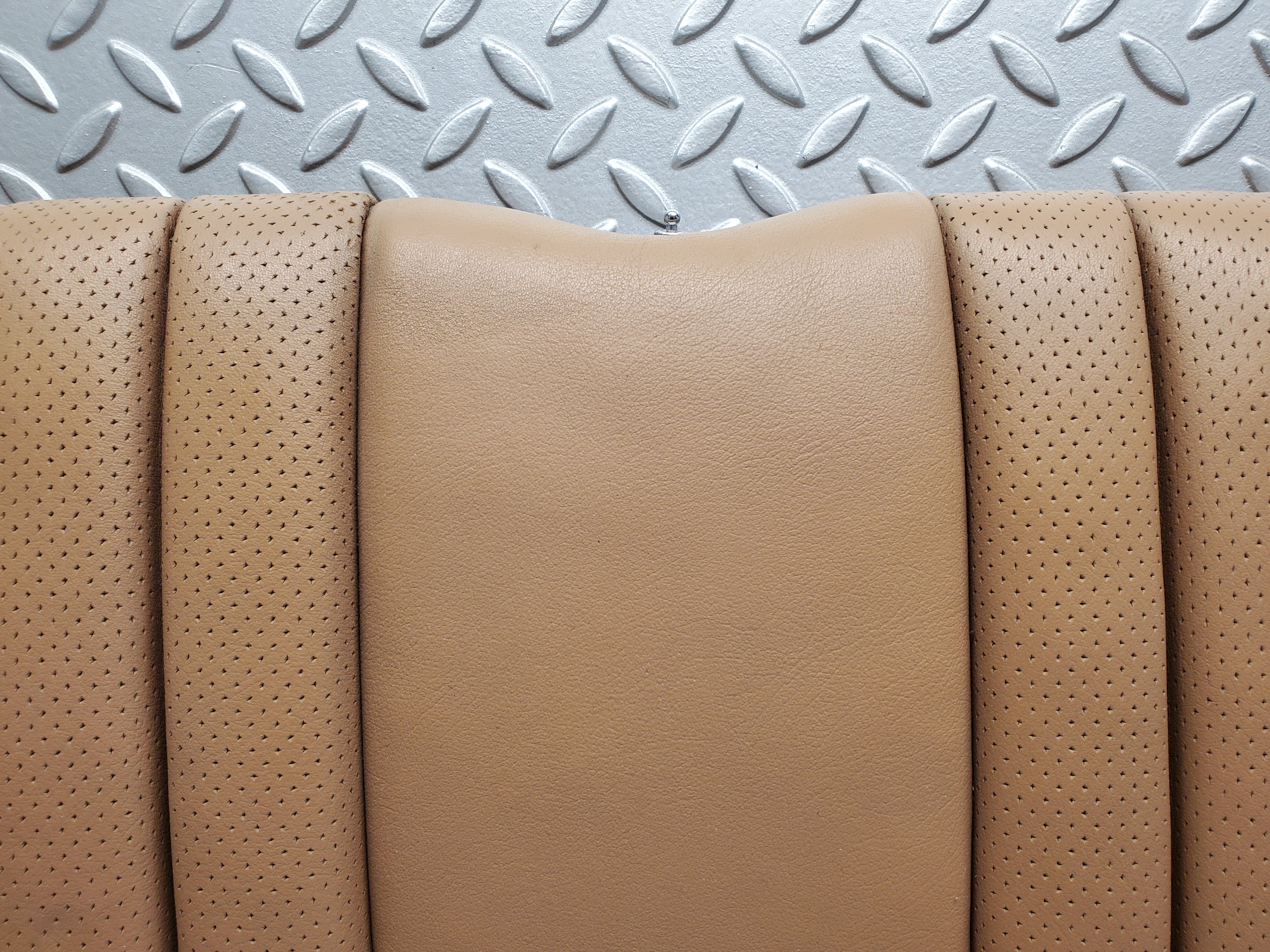 49754 Mercedes-Benz R107 380SL Rear Seat Palomino Leather