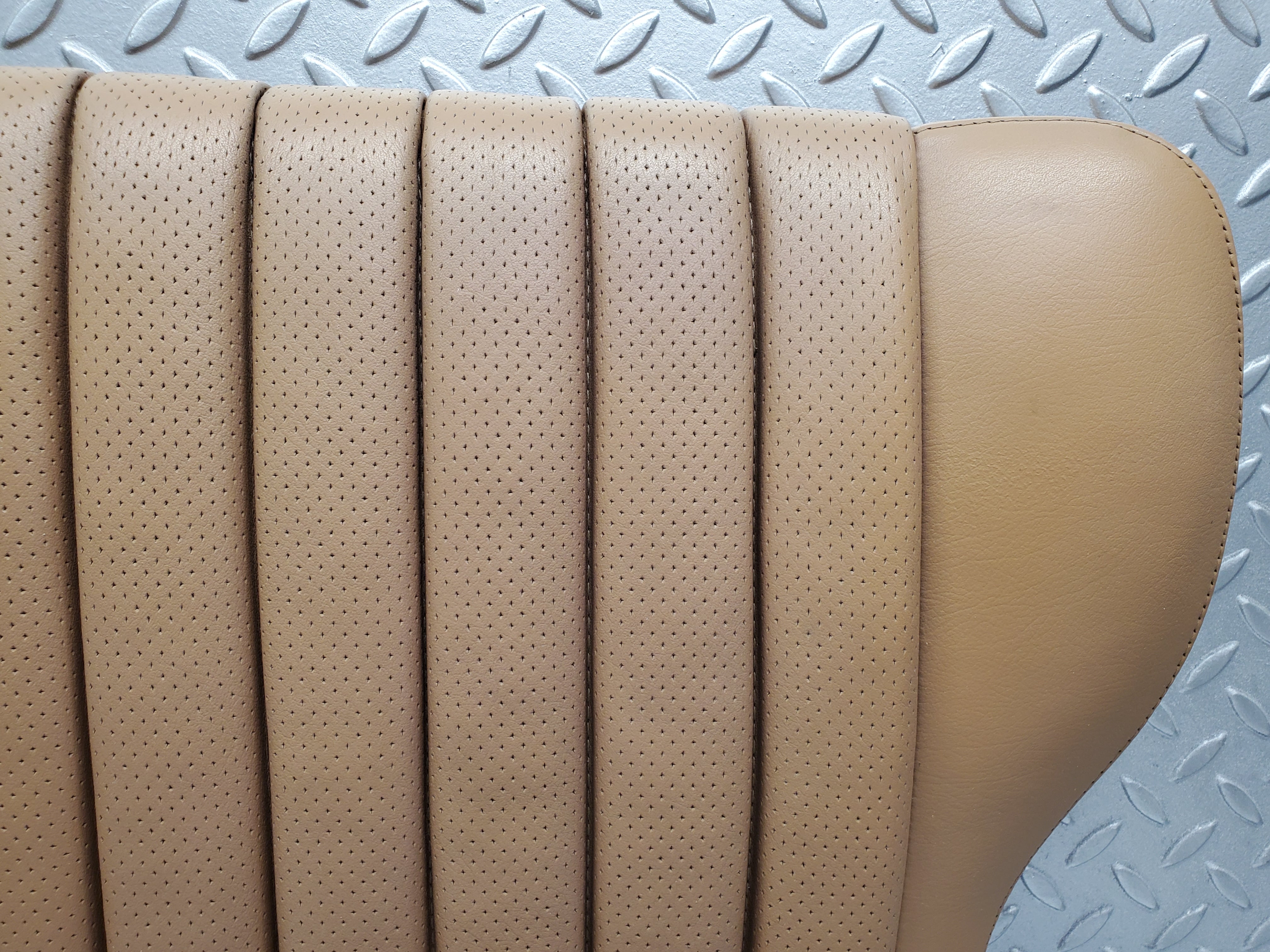 49754 Mercedes-Benz R107 380SL Rear Seat Palomino Leather