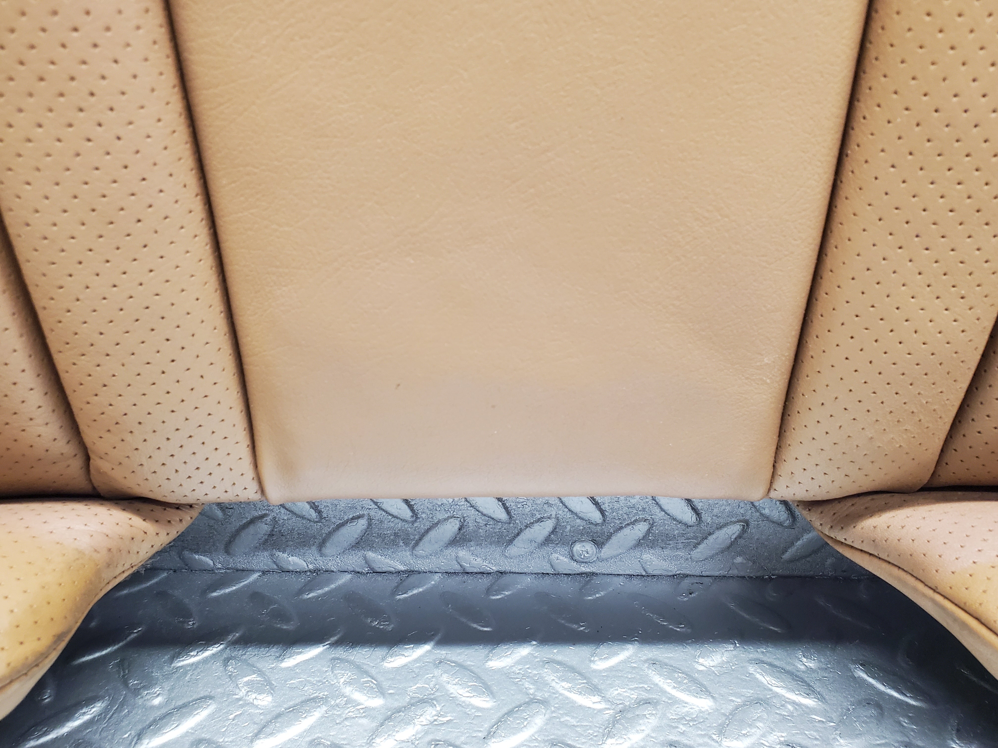 49754 Mercedes-Benz R107 380SL Rear Seat Palomino Leather