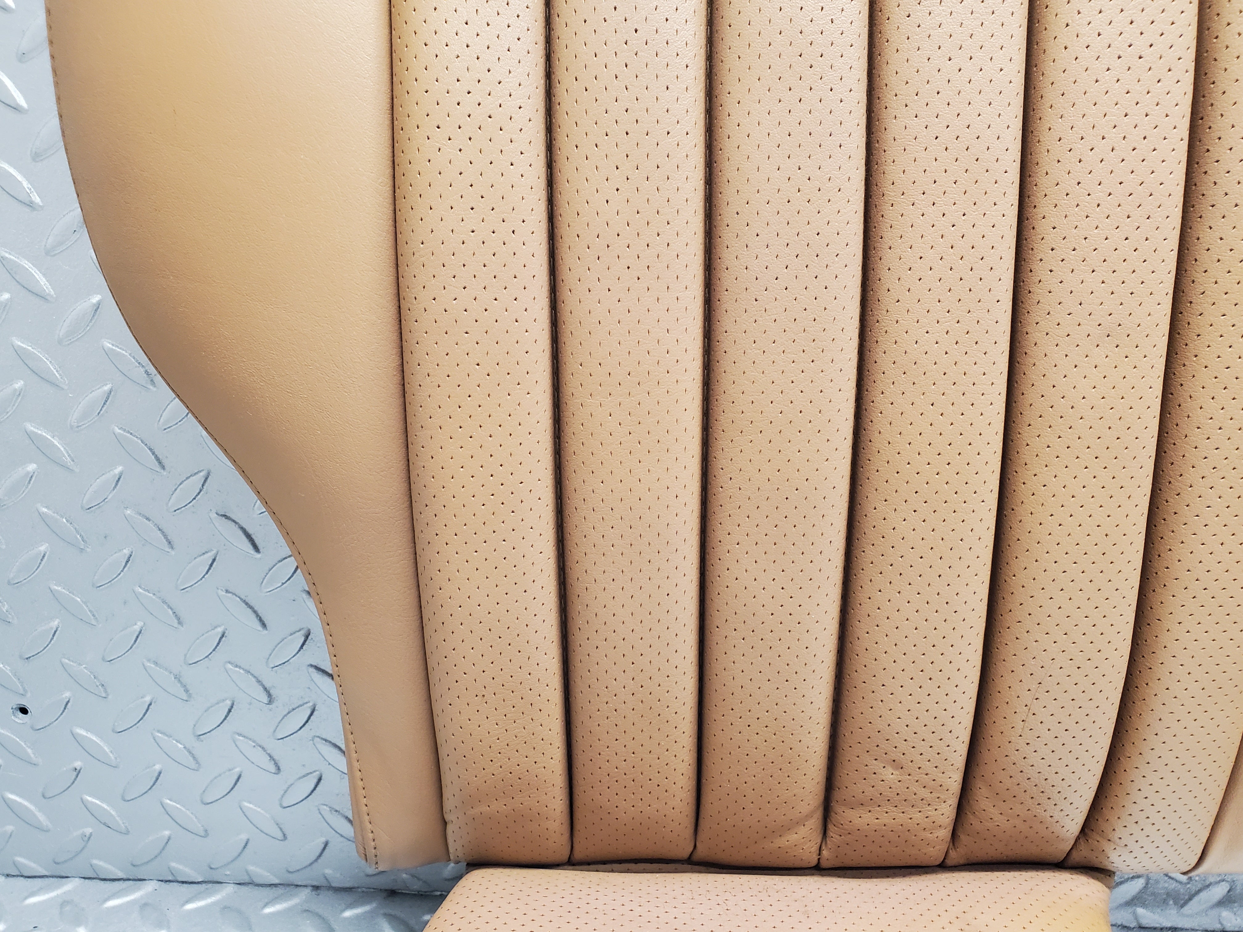 49754 Mercedes-Benz R107 380SL Rear Seat Palomino Leather