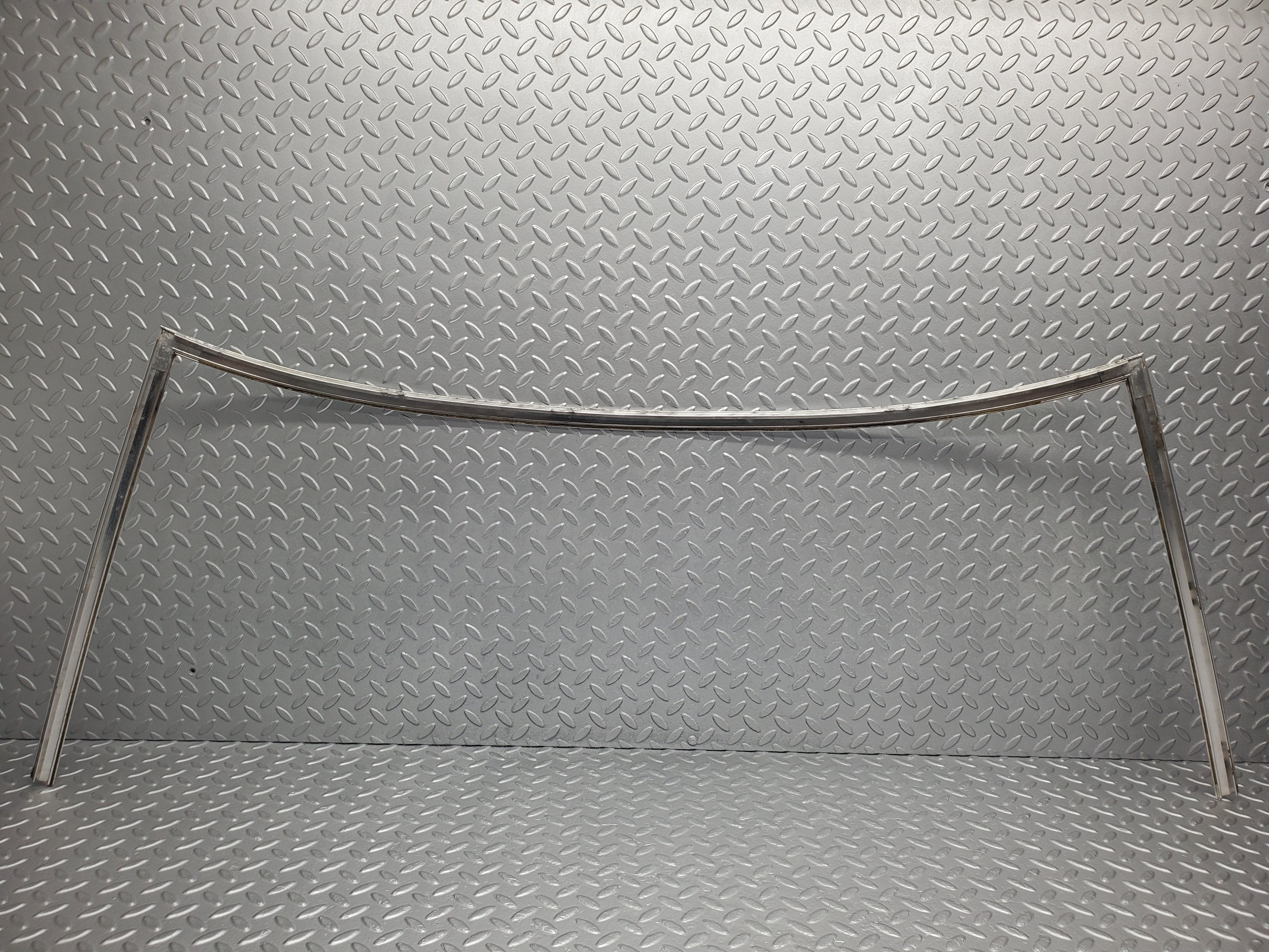 49913 Mercedes-Benz R107 380SL Coupe Front Windscreen Chrome Frame