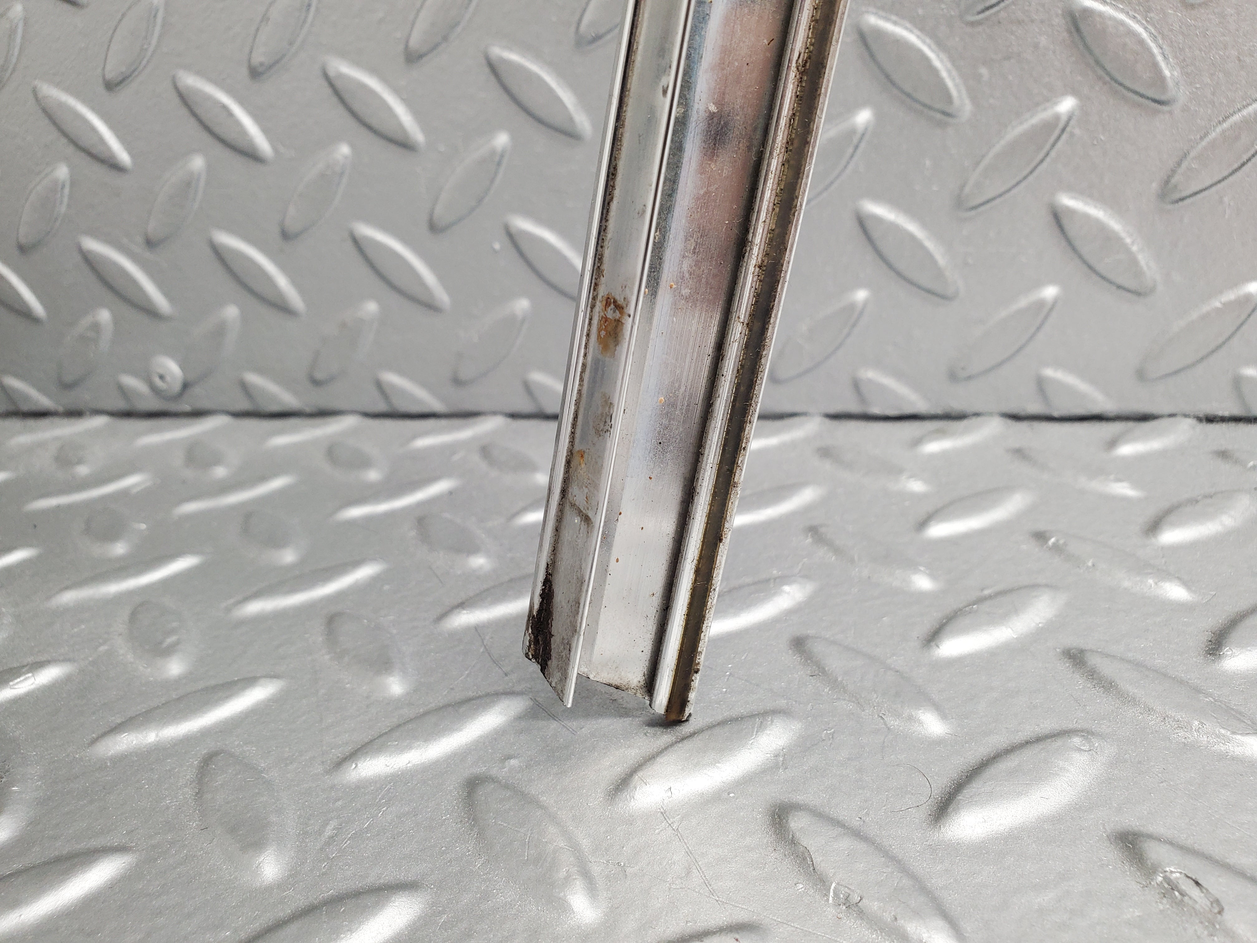 49913 Mercedes-Benz R107 380SL Coupe Front Windscreen Chrome Frame