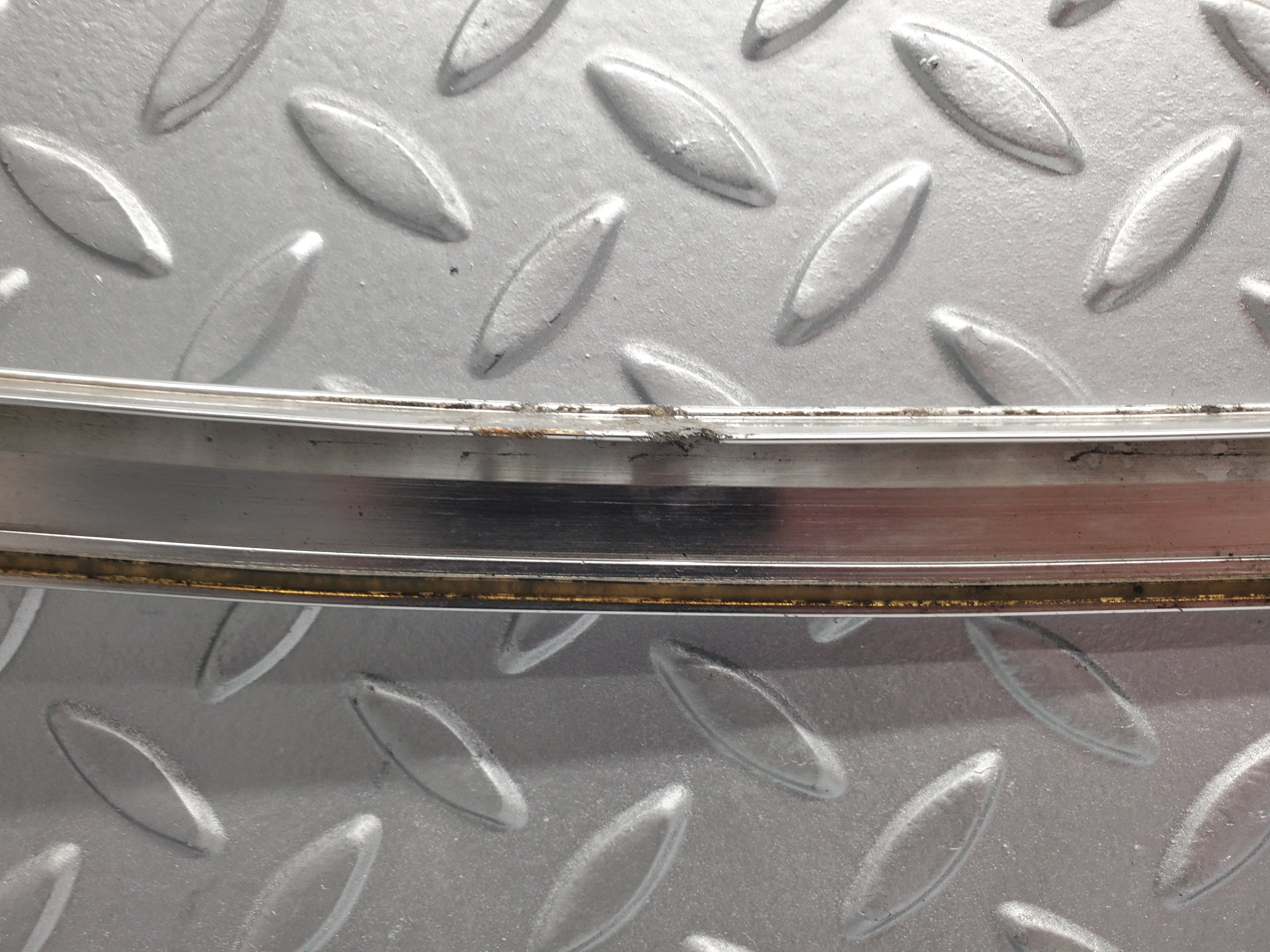 49913 Mercedes-Benz R107 380SL Coupe Front Windscreen Chrome Frame