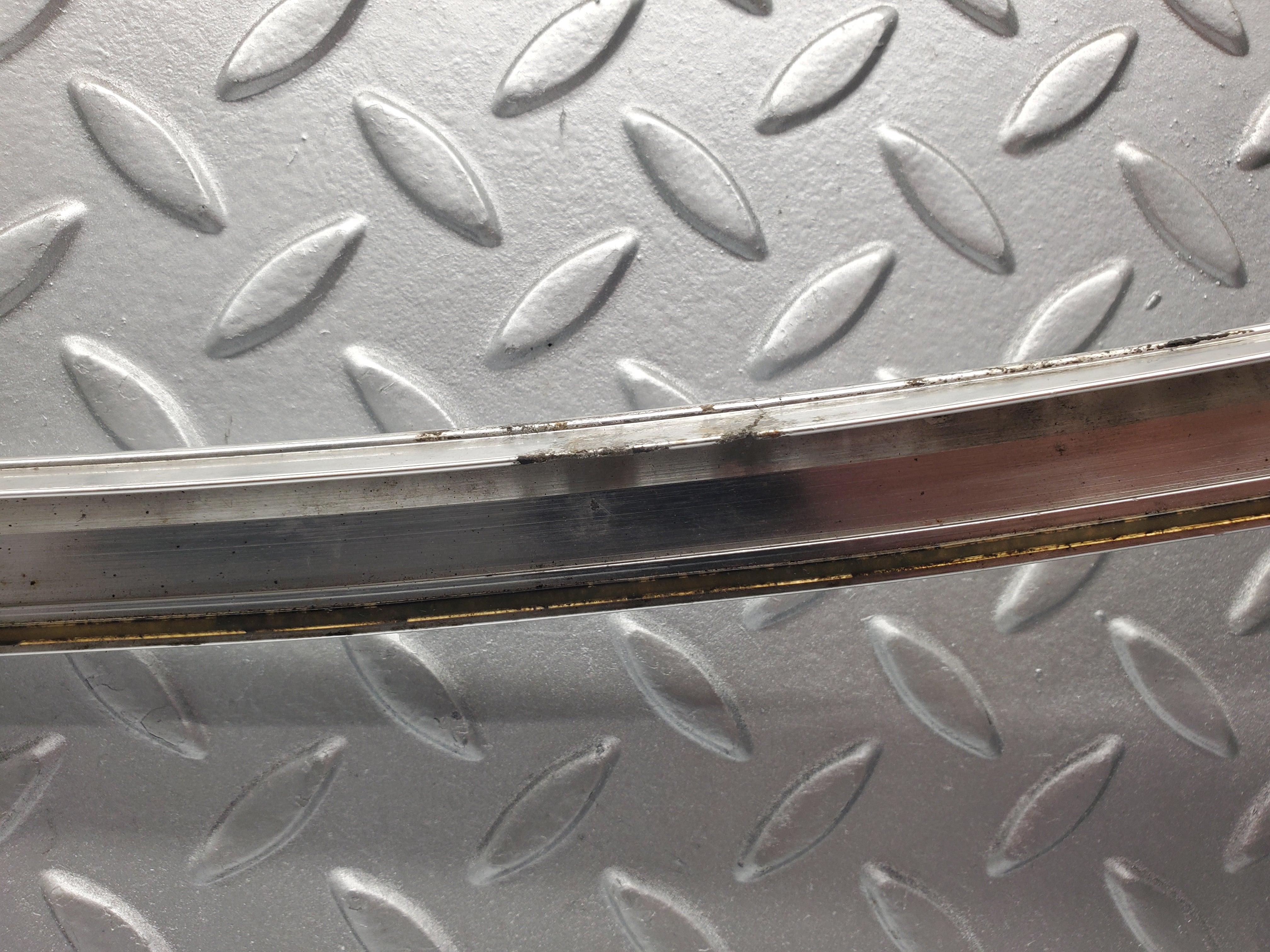 49913 Mercedes-Benz R107 380SL Coupe Front Windscreen Chrome Frame