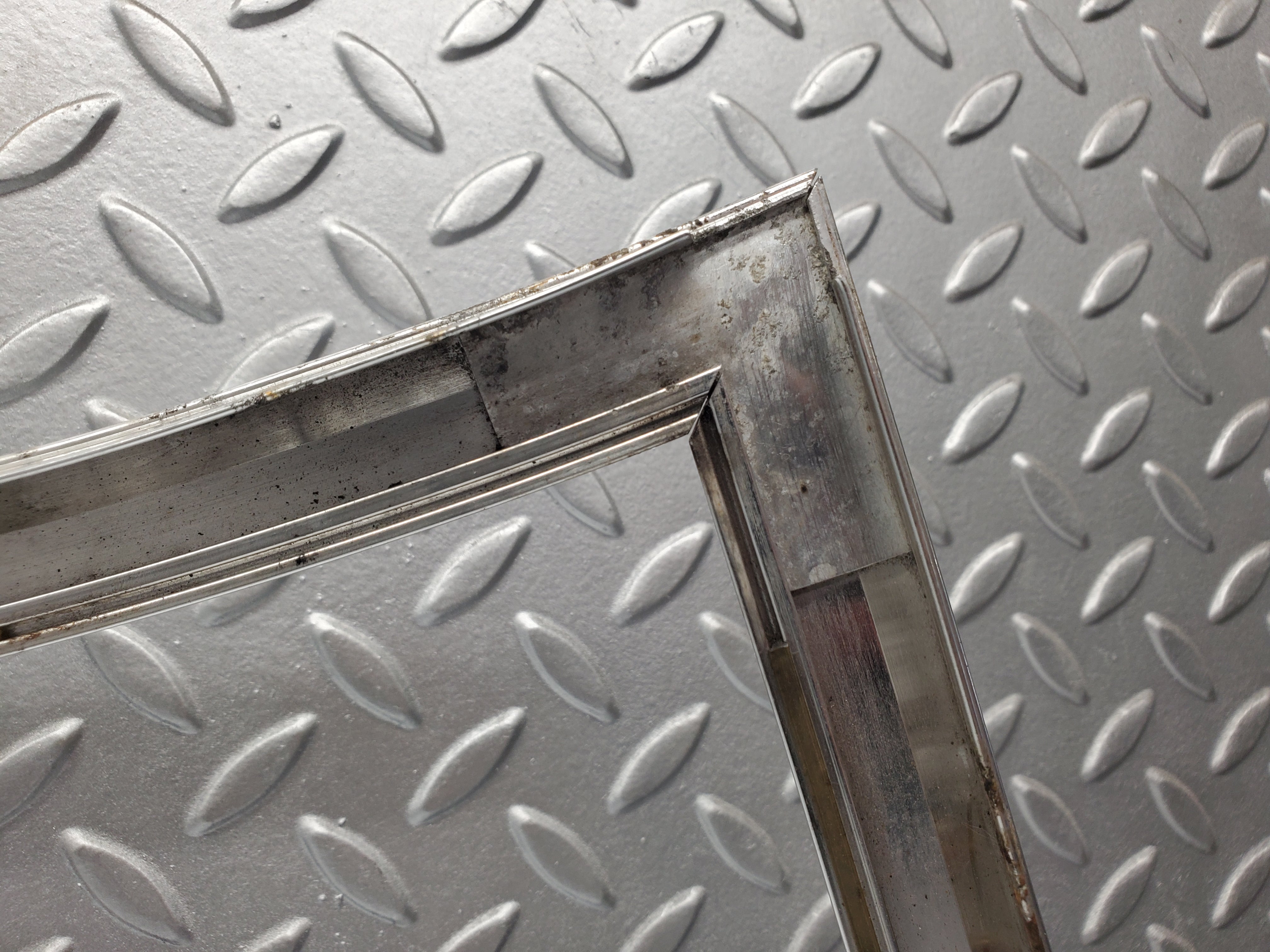 49913 Mercedes-Benz R107 380SL Coupe Front Windscreen Chrome Frame