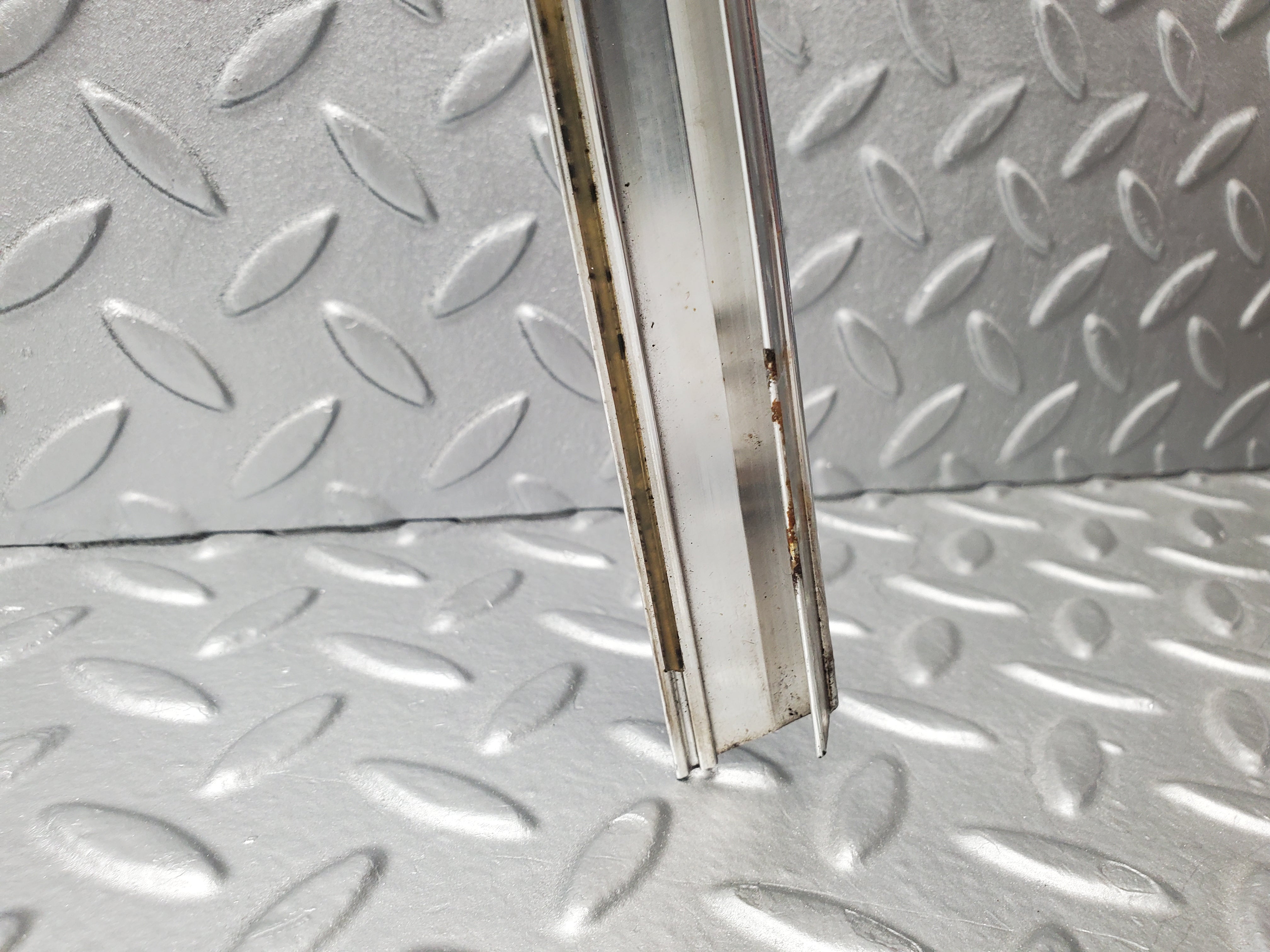49913 Mercedes-Benz R107 380SL Coupe Front Windscreen Chrome Frame