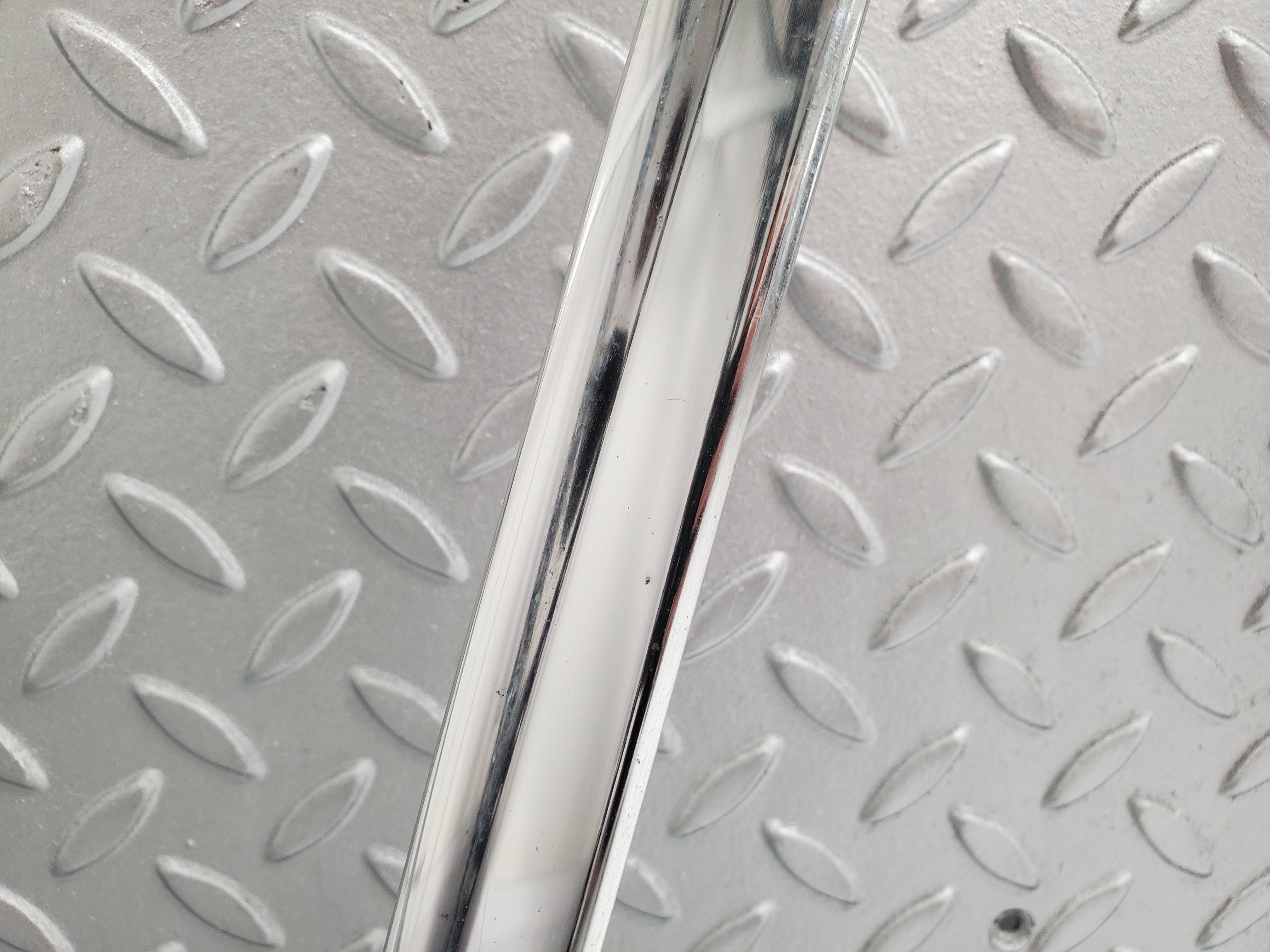 49913 Mercedes-Benz R107 380SL Coupe Front Windscreen Chrome Frame