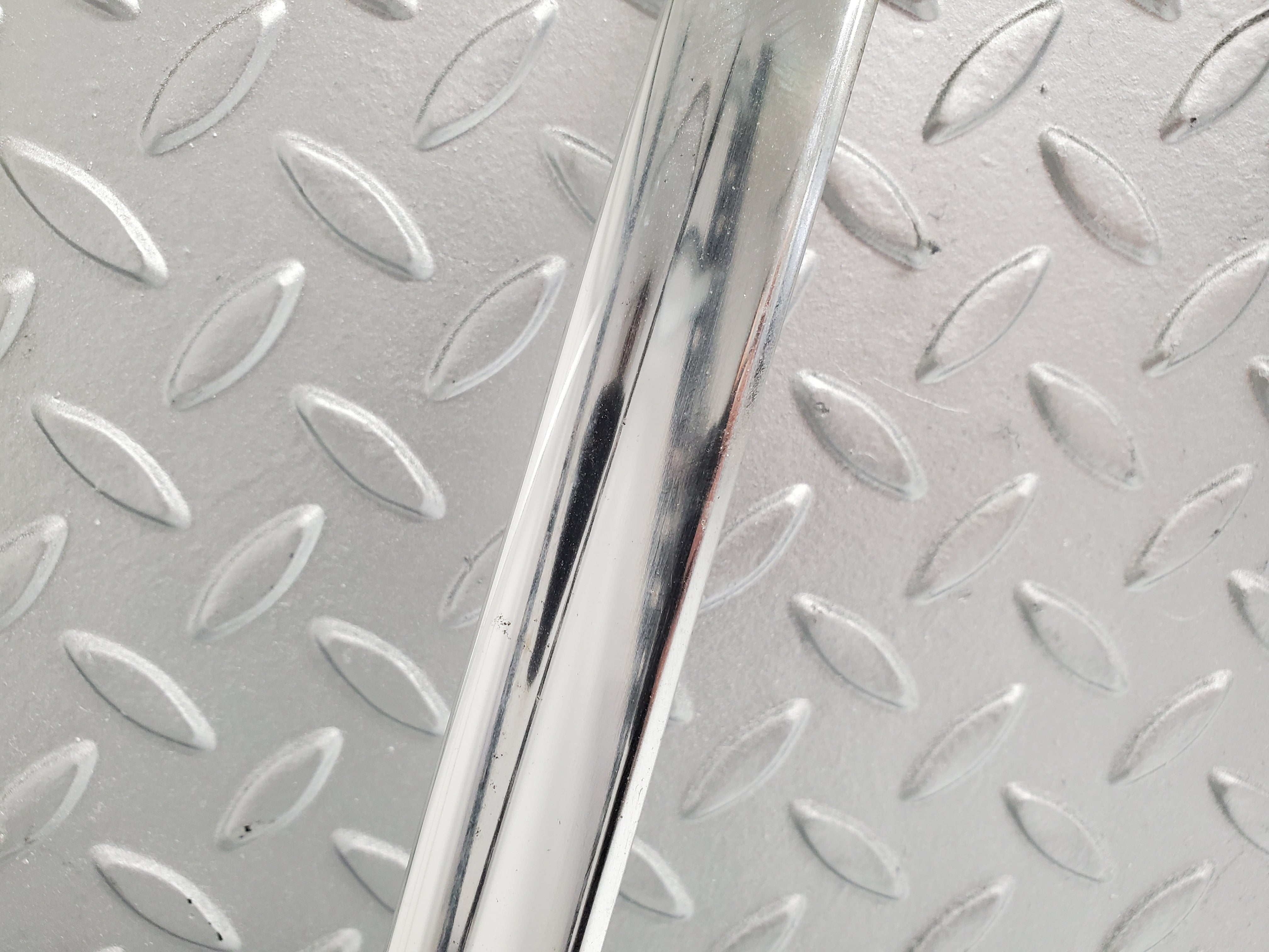 49913 Mercedes-Benz R107 380SL Coupe Front Windscreen Chrome Frame