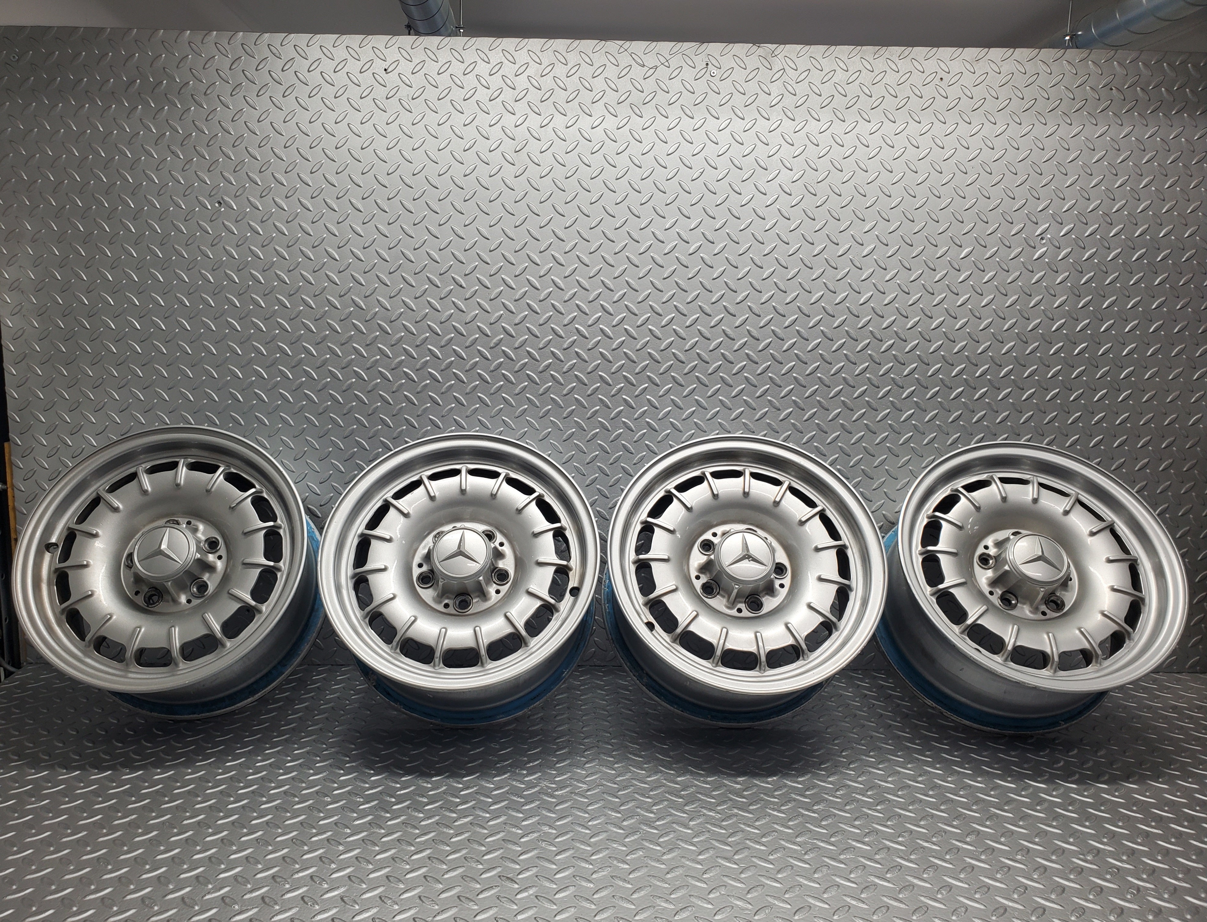49976 Mercedes-Benz R107 380SL Coupe Alloy Wheel Set Mexican Hat 6.5Jx14H2 ET30 1264002102