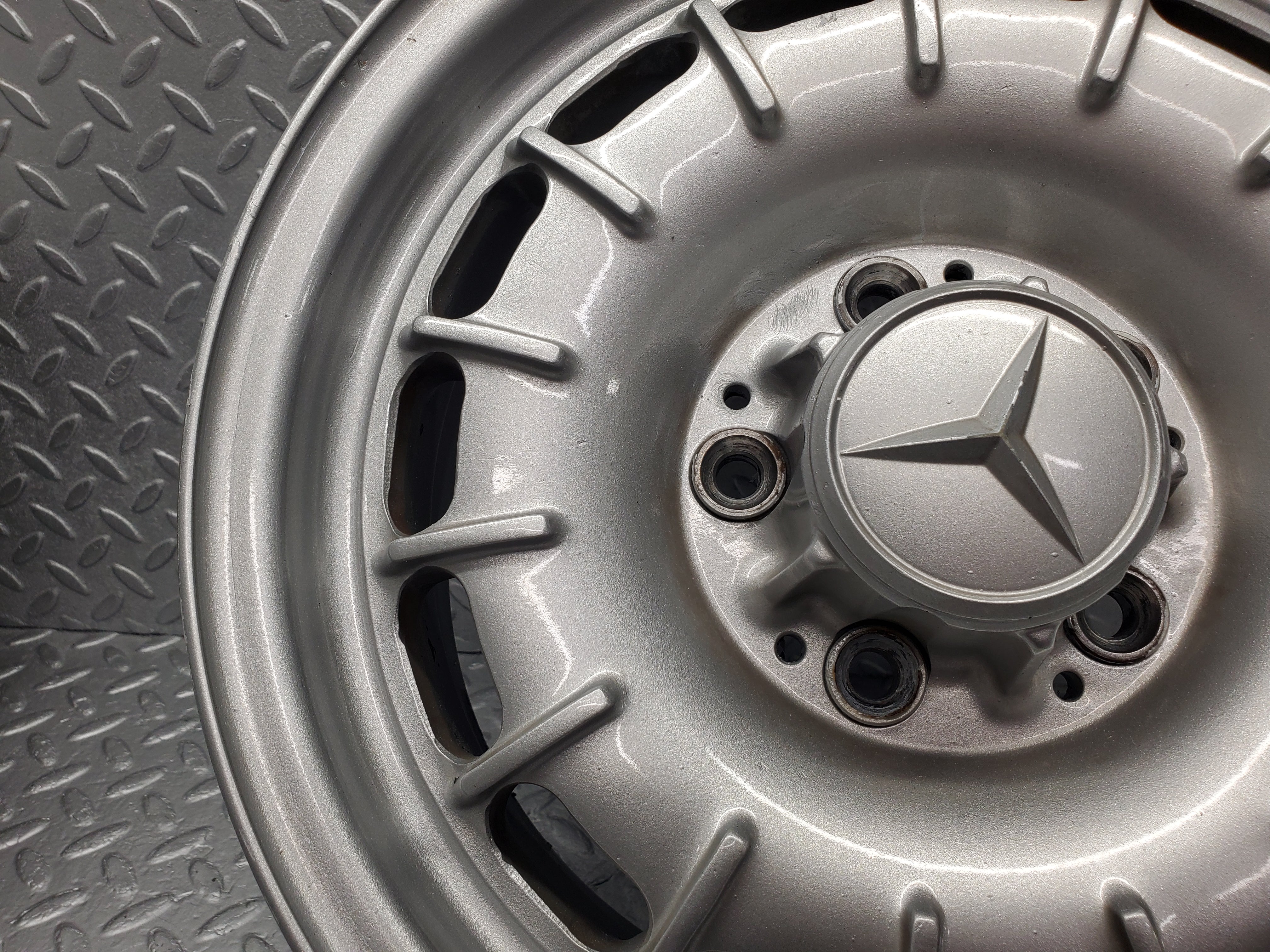 49976 Mercedes-Benz R107 380SL Coupe Alloy Wheel Set Mexican Hat 6.5Jx14H2 ET30 1264002102