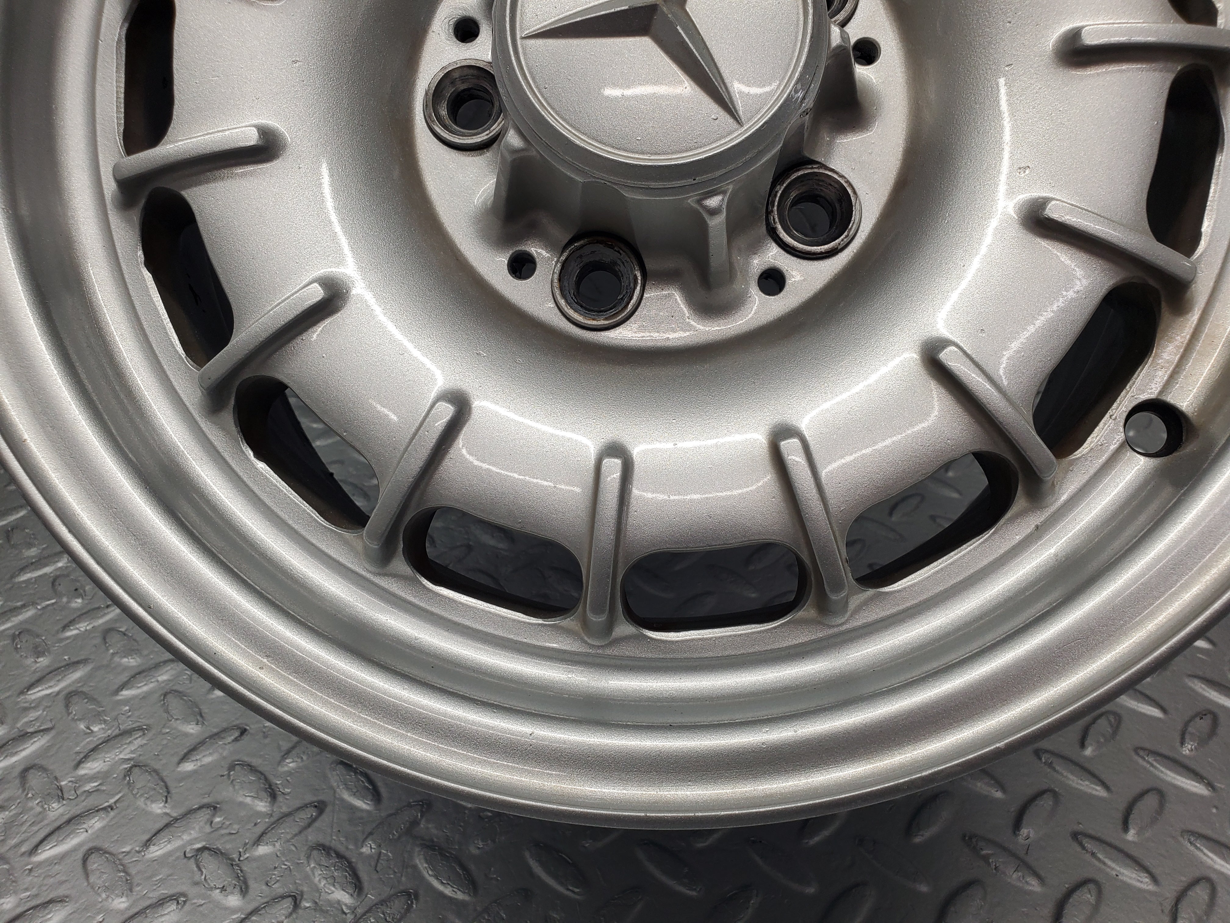 49976 Mercedes-Benz R107 380SL Coupe Alloy Wheel Set Mexican Hat 6.5Jx14H2 ET30 1264002102