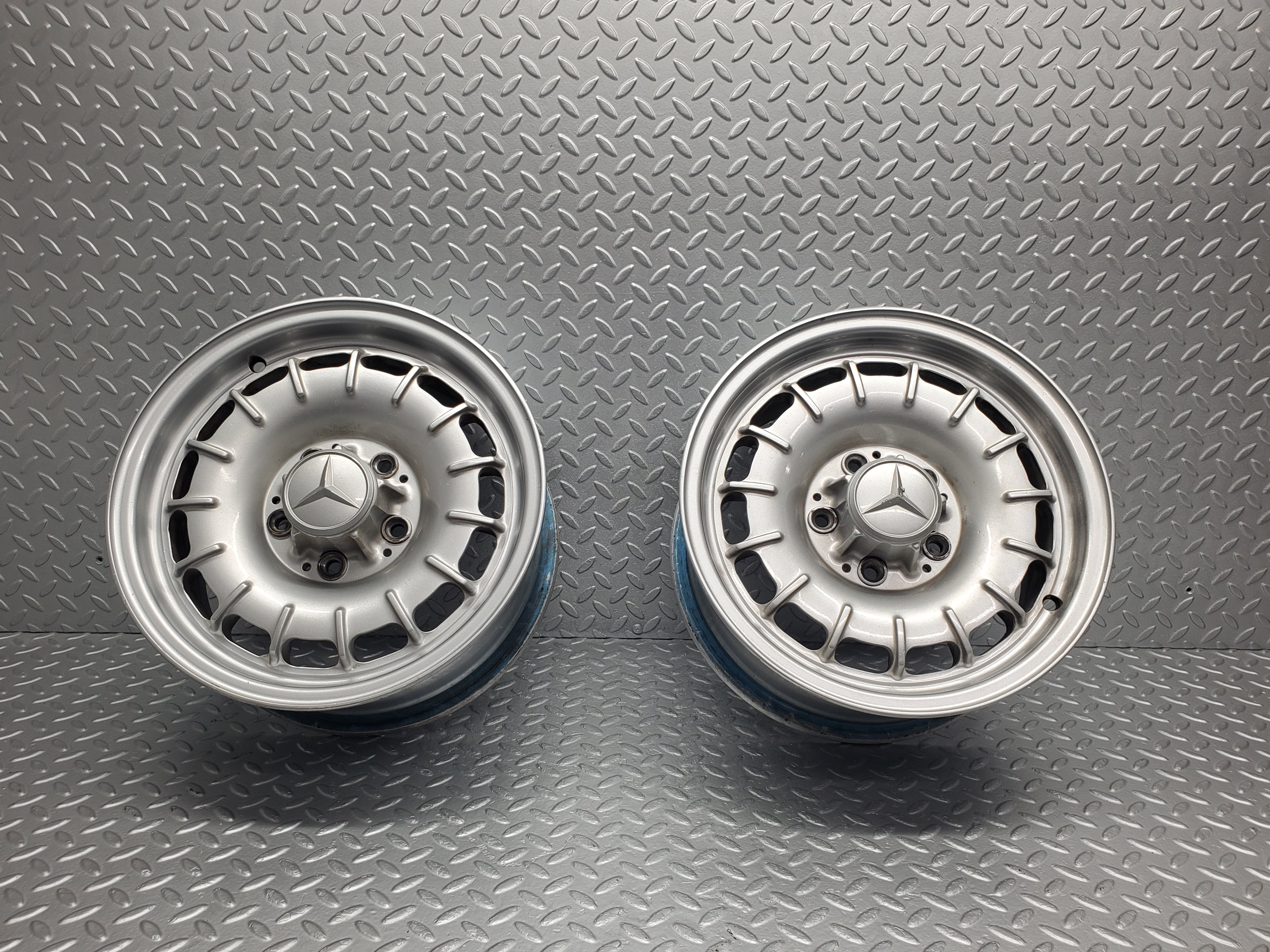 49976 Mercedes-Benz R107 380SL Coupe Alloy Wheel Set Mexican Hat 6.5Jx14H2 ET30 1264002102