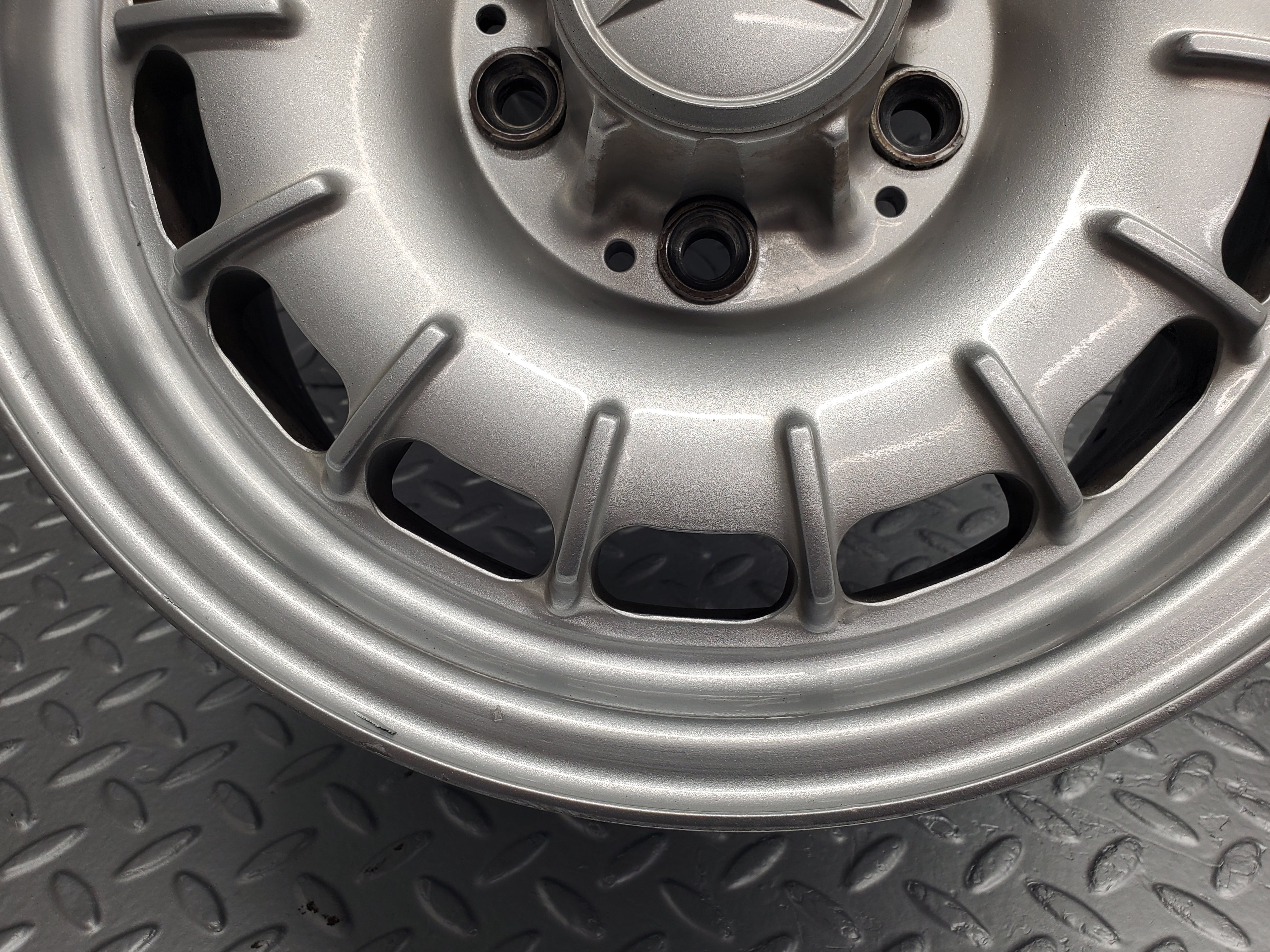 49976 Mercedes-Benz R107 380SL Coupe Alloy Wheel Set Mexican Hat 6.5Jx14H2 ET30 1264002102