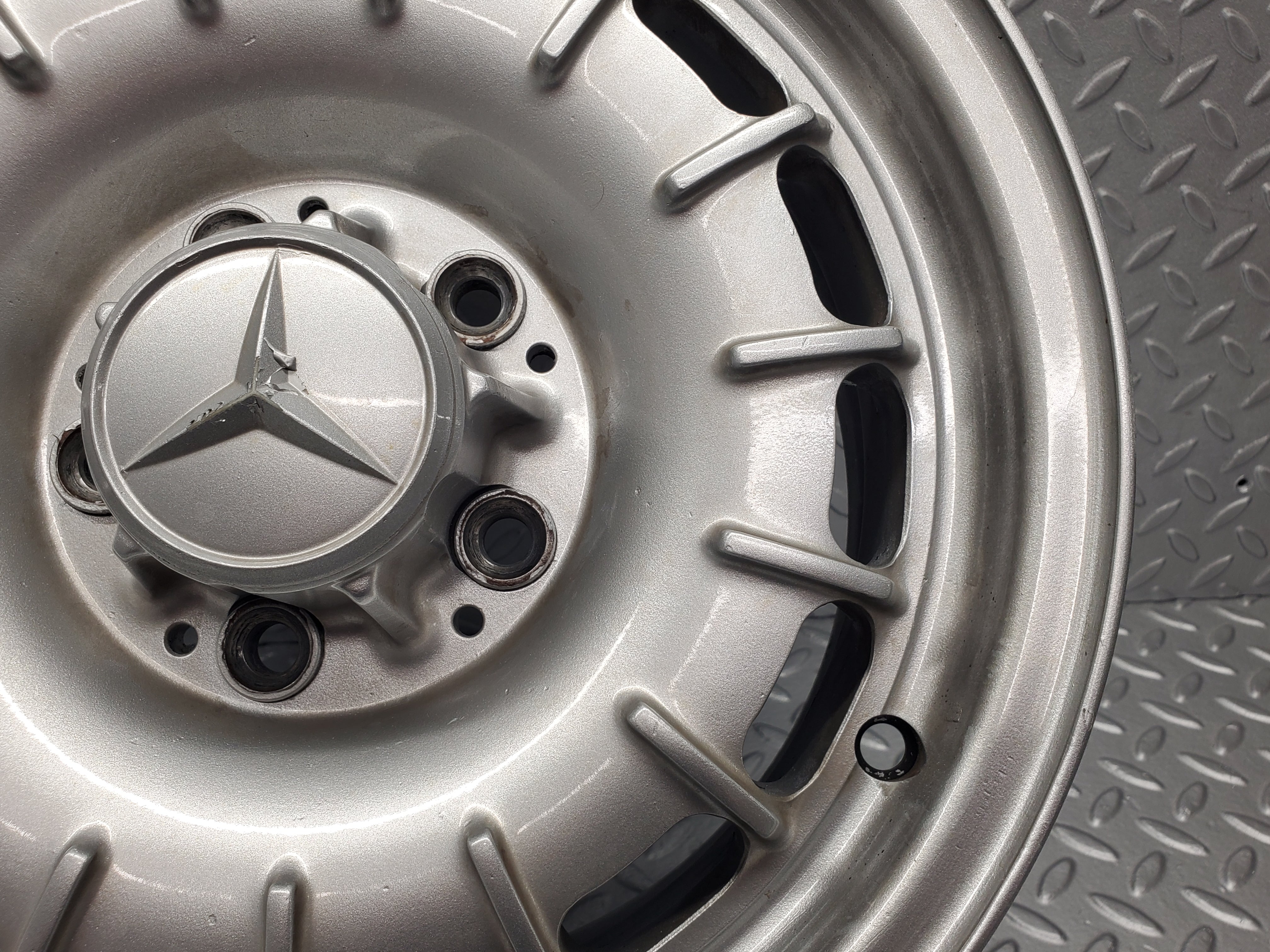 49976 Mercedes-Benz R107 380SL Coupe Alloy Wheel Set Mexican Hat 6.5Jx14H2 ET30 1264002102