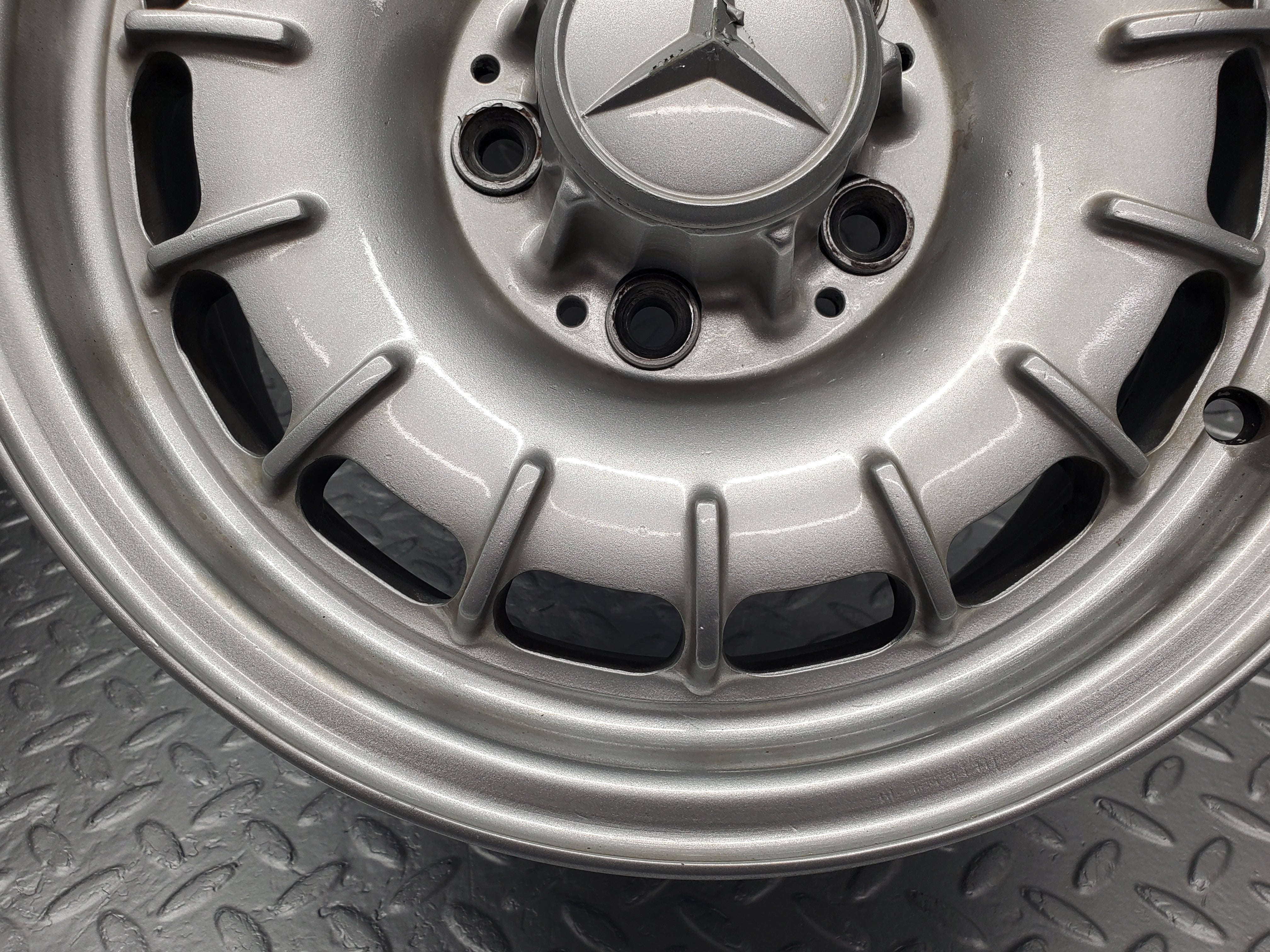 49976 Mercedes-Benz R107 380SL Coupe Alloy Wheel Set Mexican Hat 6.5Jx14H2 ET30 1264002102
