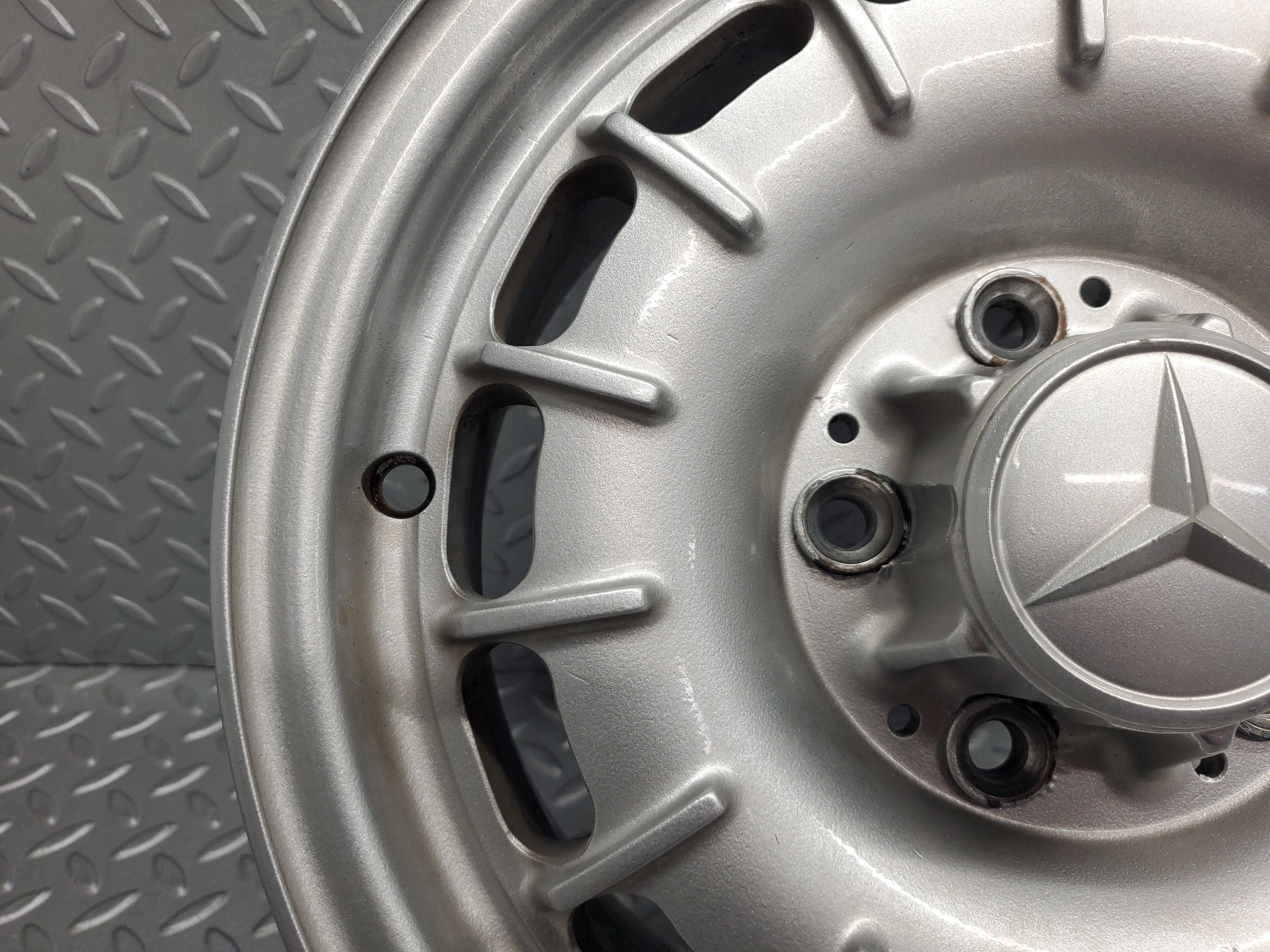 49976 Mercedes-Benz R107 380SL Coupe Alloy Wheel Set Mexican Hat 6.5Jx14H2 ET30 1264002102