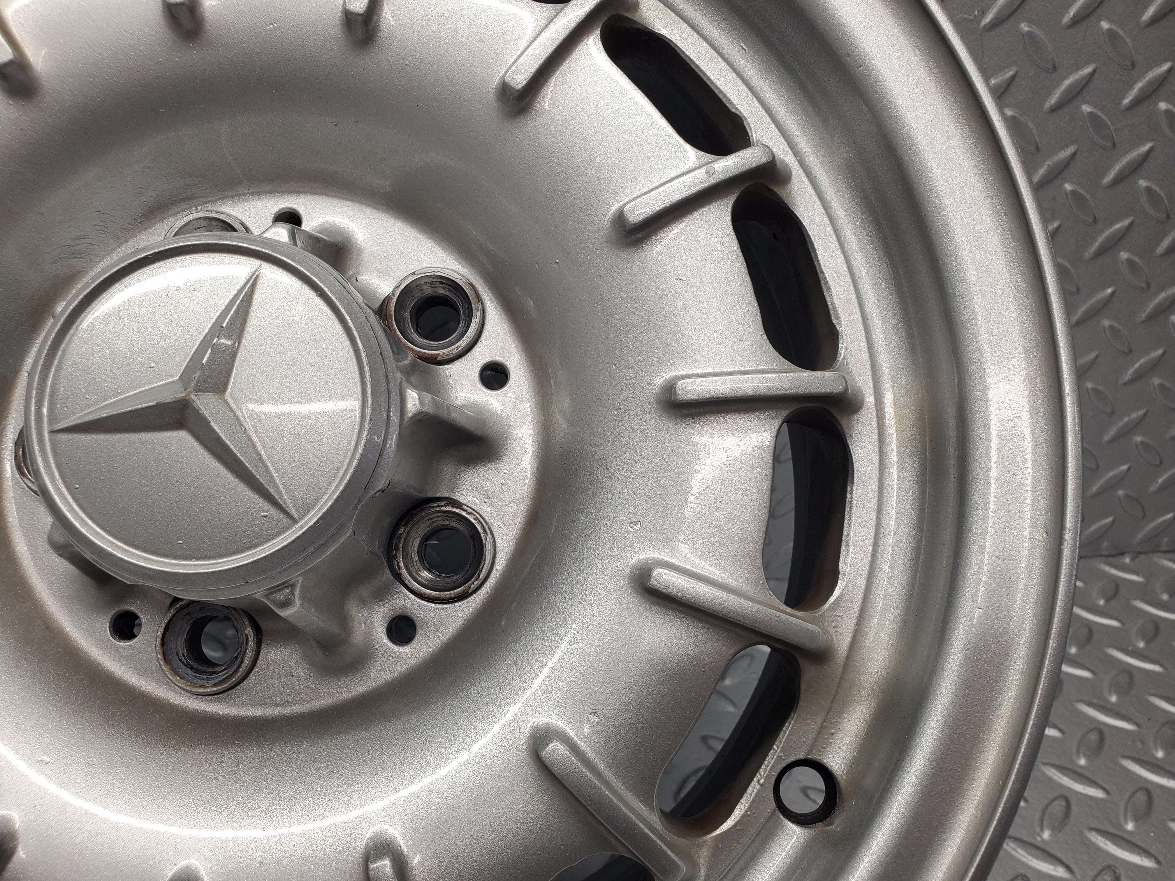 49976 Mercedes-Benz R107 380SL Coupe Alloy Wheel Set Mexican Hat 6.5Jx14H2 ET30 1264002102