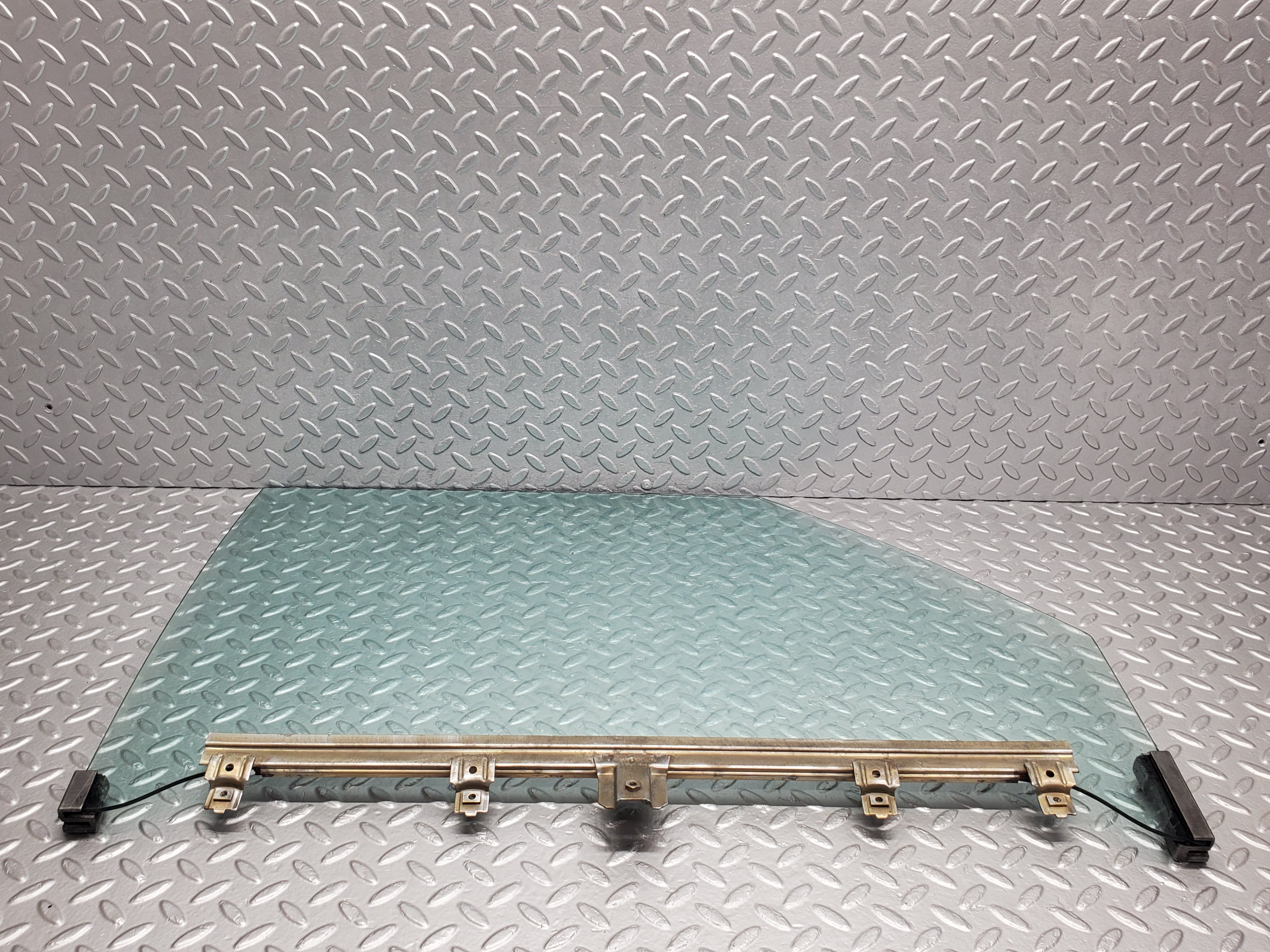 50005 Mercedes-Benz R107 380SL Coupe Right Door Window Glass Tinted