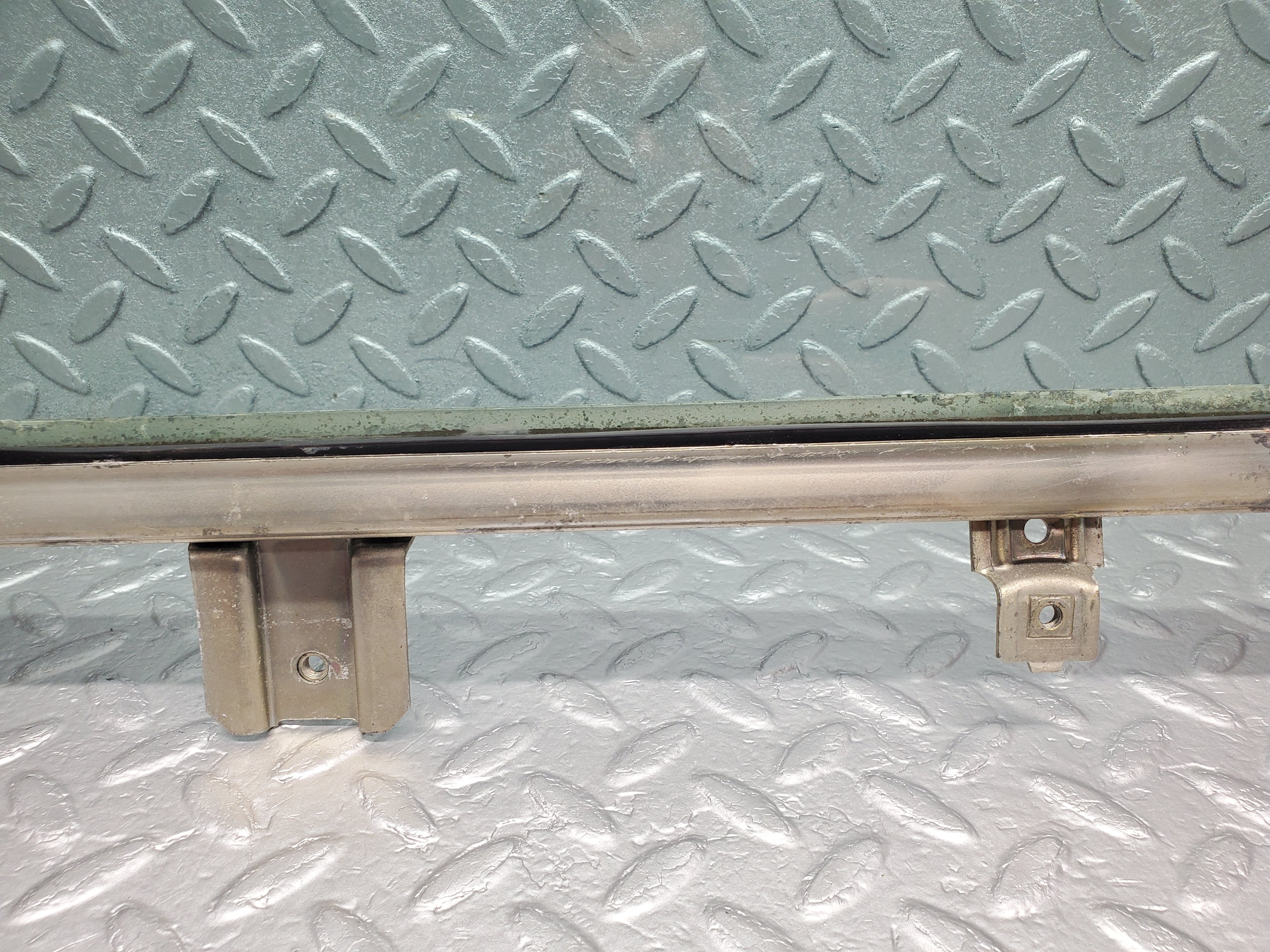 50006 Mercedes-Benz R107 380SL Coupe Left Door Window Glass Tinted