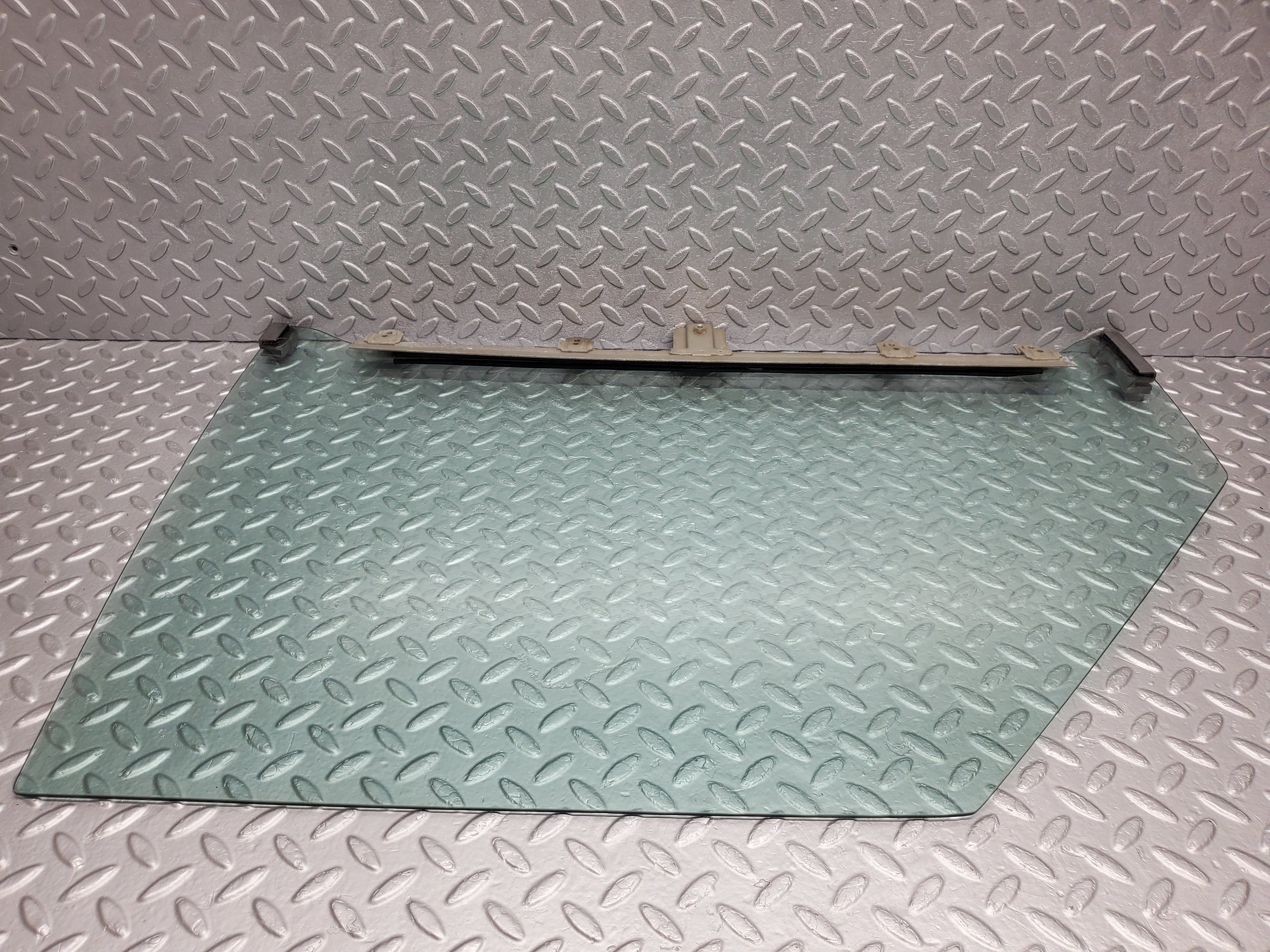 50006 Mercedes-Benz R107 380SL Coupe Left Door Window Glass Tinted