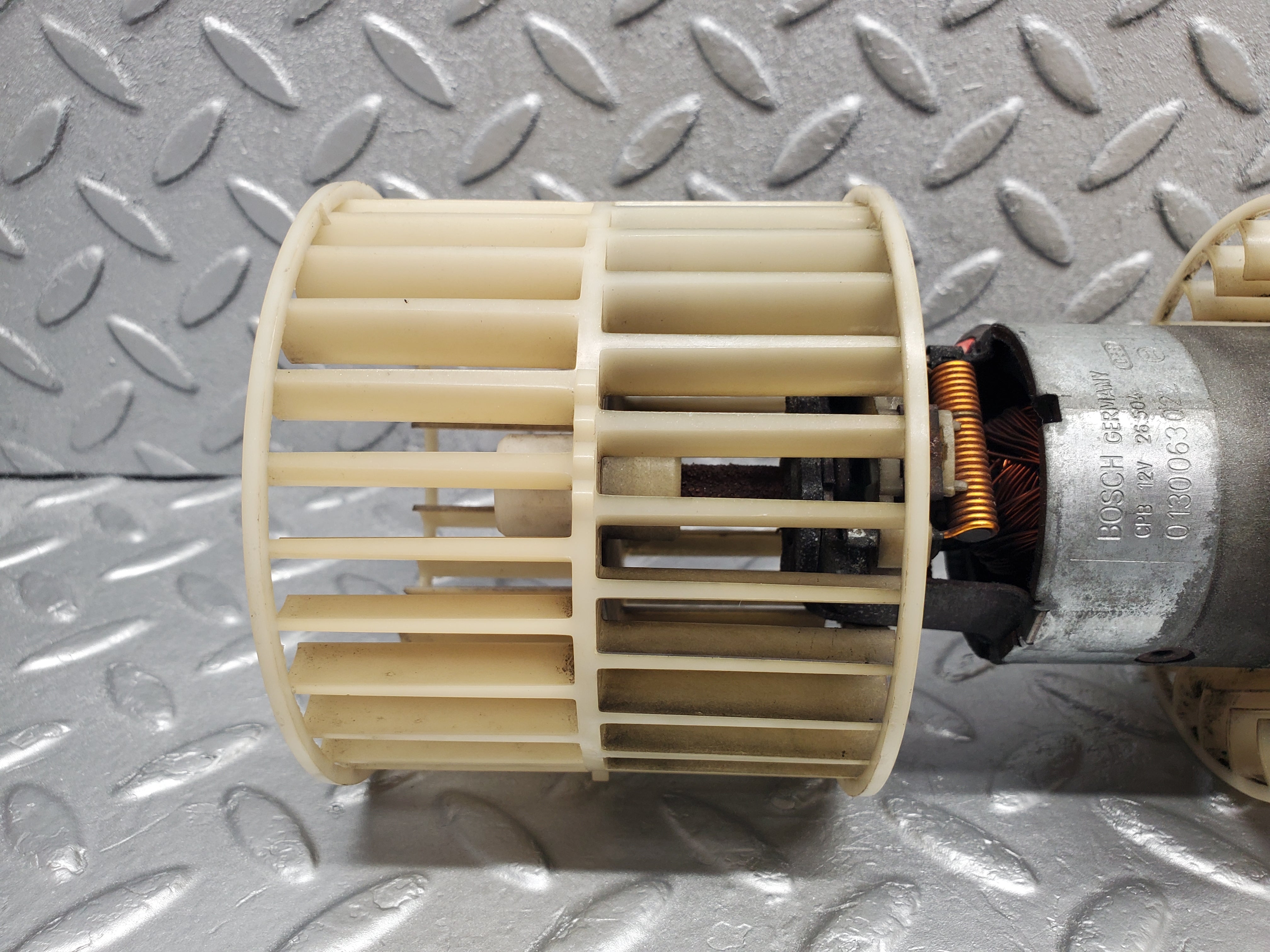 50097 Mercedes-Benz R107 380SL Heater Blower Motor Bosch 0130063022