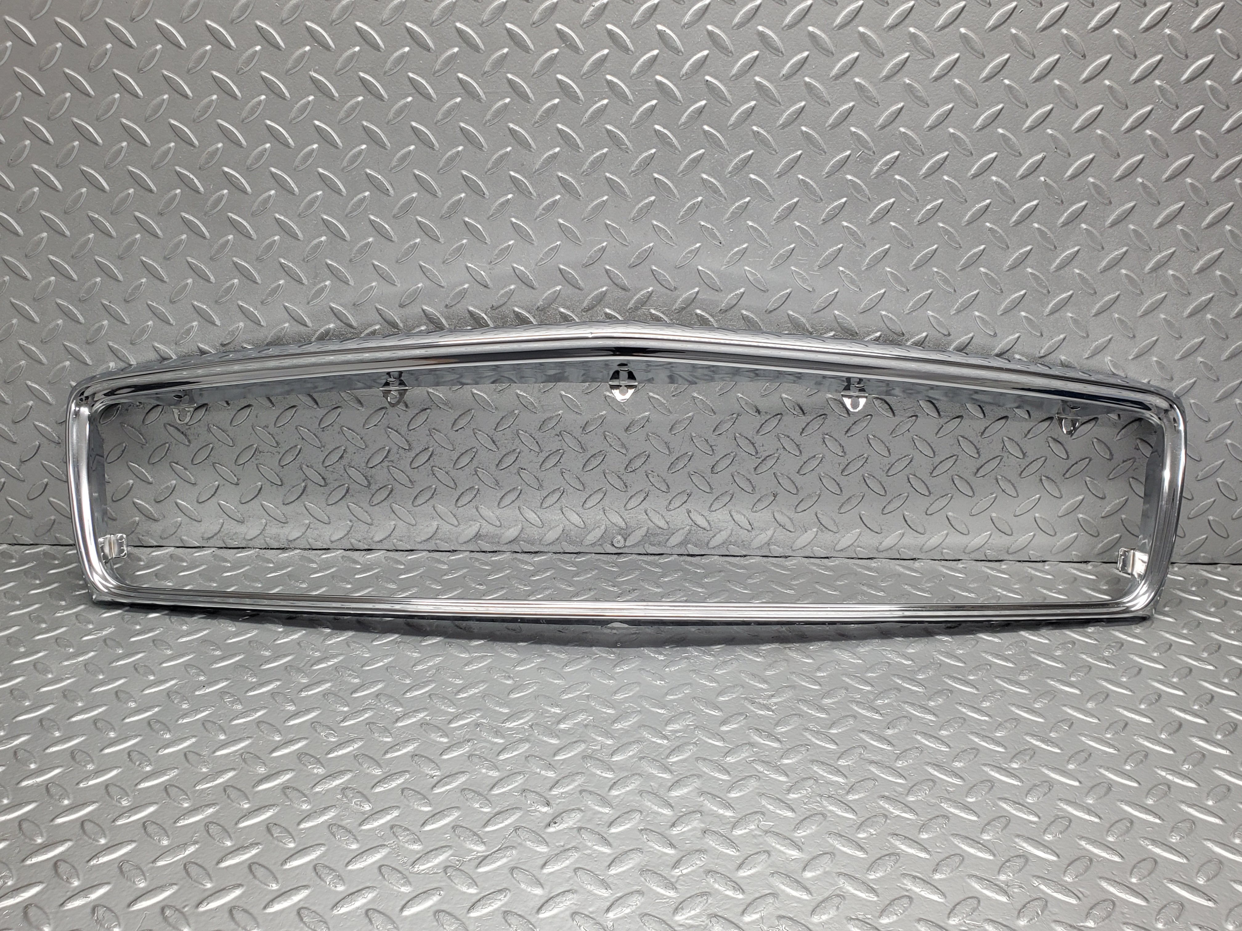 51820 Mercedes-Benz R107 SL Bonnet Grill Chrome Frame