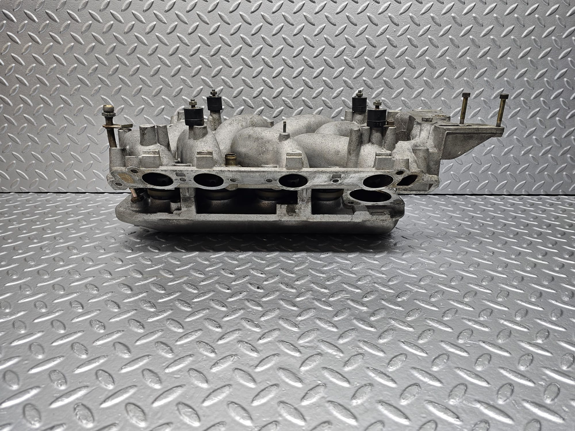 5201 Mercedes-Benz R107 350SL Coupe Air Intake Manifold Throttle 1161414301