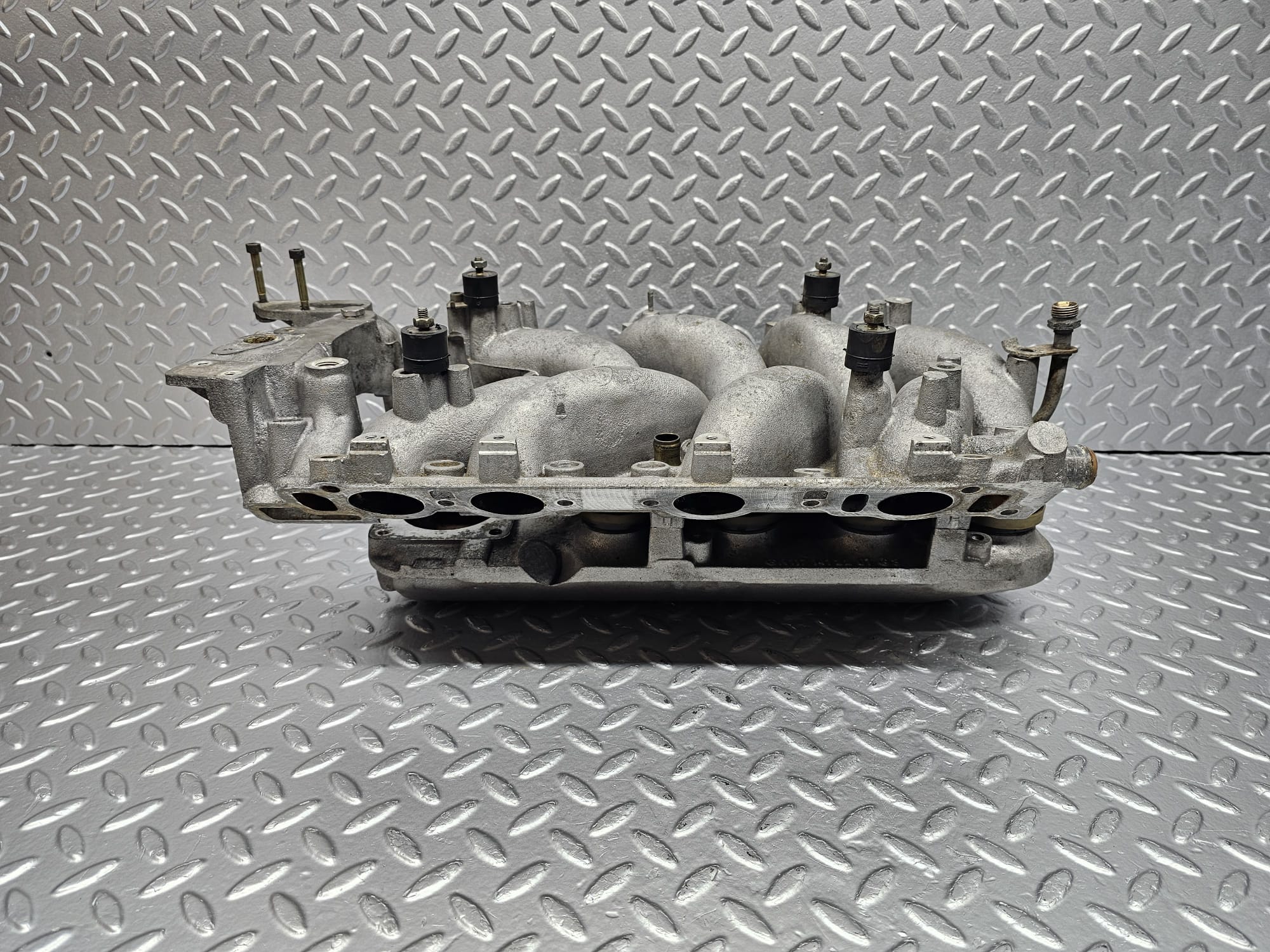 5201 Mercedes-Benz R107 350SL Coupe Air Intake Manifold Throttle 1161414301