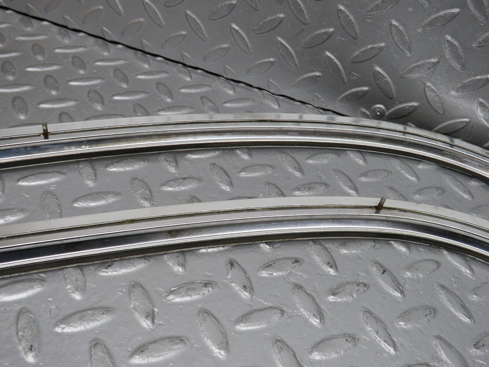 39328 Mercedes-Benz R107 500SL Soft Top Cover Chrome Trim