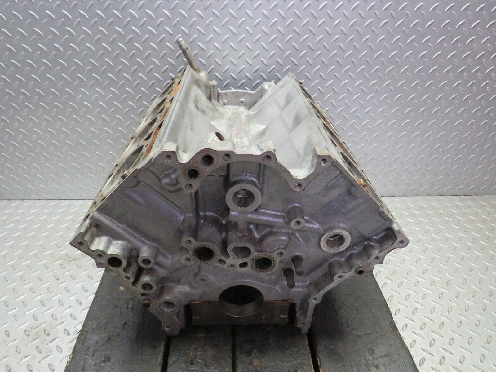 39319 Mercedes-Benz R107 500SL Engine Block M117.962 1170112401