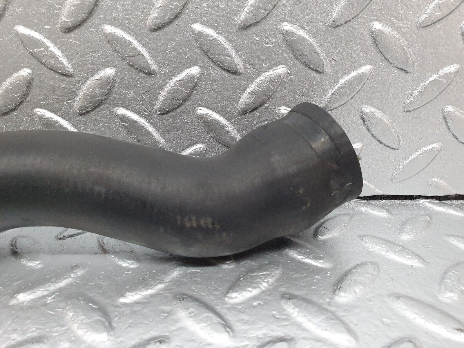 42070 Mercedes-Benz W202 C200 Upper Radiator Hose Pipe 2025012482