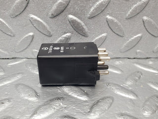 46488 Mercedes-Benz C123 280CE Coupe Intermittent Wiper Relay 0008210863
