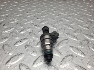 W124 Cabriolet fuel injector used OEM