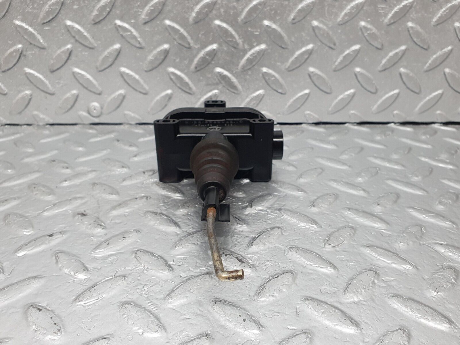 43646 Mercedes-Benz C126 380SEC Coupe Right Door Lock Vacuum Actuator