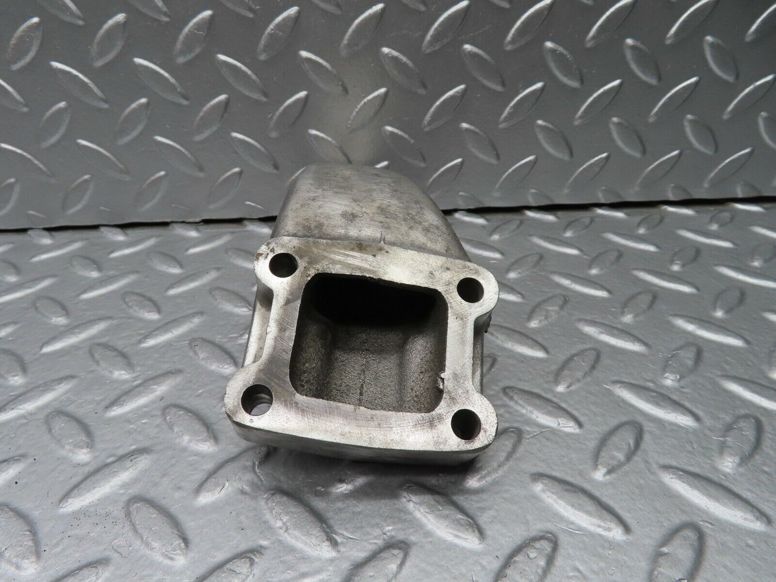 20632 Mercedes-Benz R107 450SL Engine Mount Bracket Right 1162232304