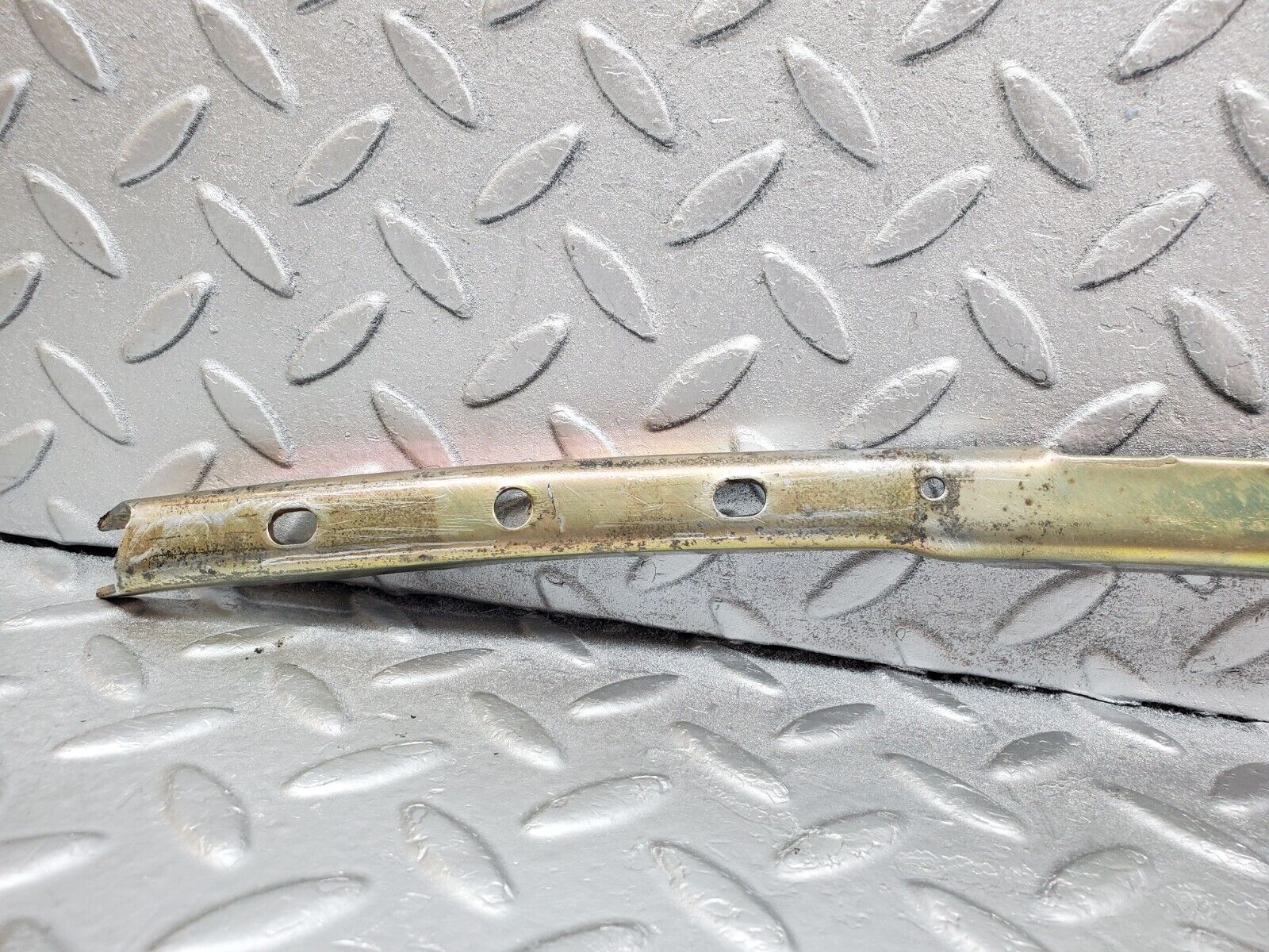 45242 Mercedes-Benz R129 300SL Coupe Left Door Front Window Channel