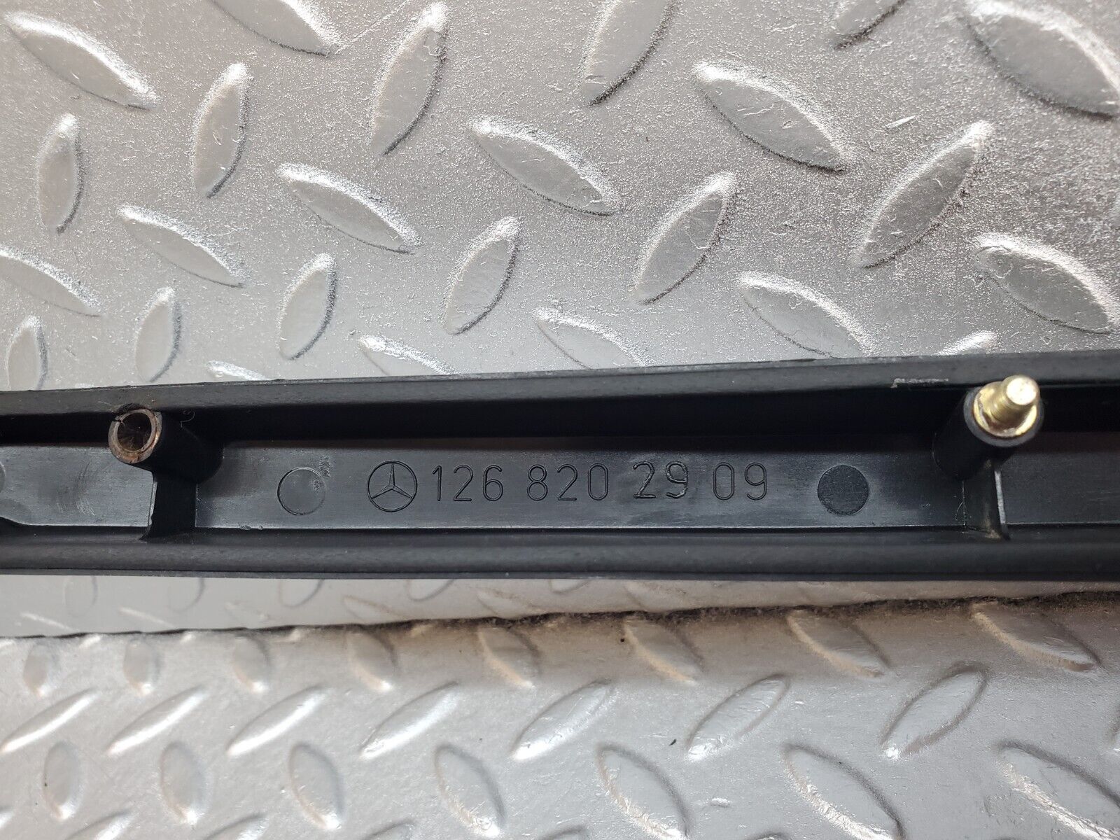 45706 Mercedes-Benz W126 420SE Boot Handle Trim Number Plate Light 1268202909