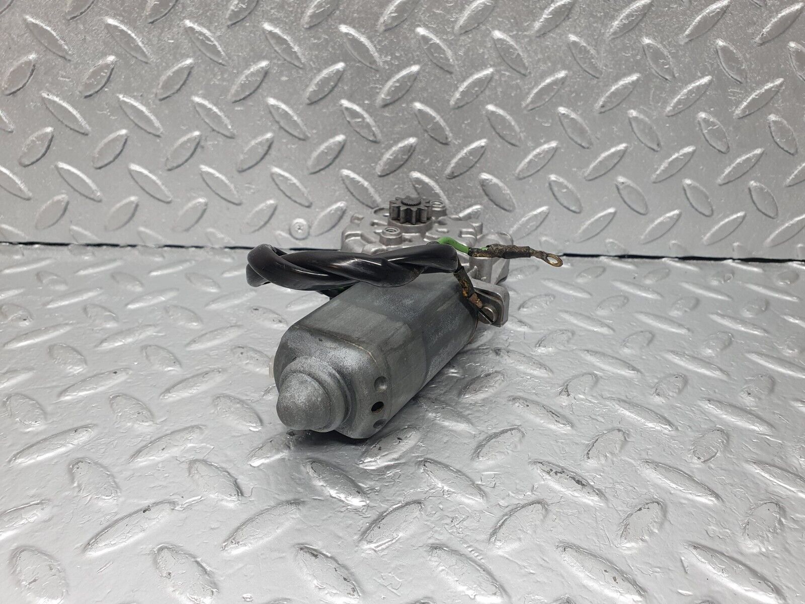43650 Mercedes-Benz C126 380SEC Coupe Right Door Power Window Regulator Motor Bosch