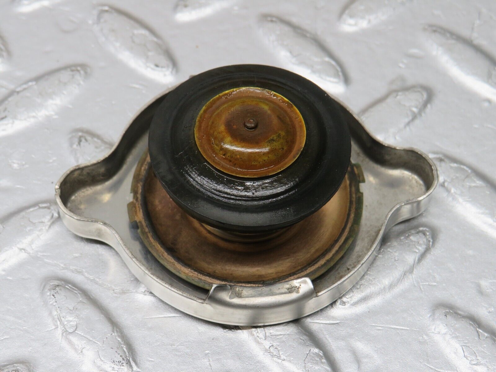 39871 Mercedes-Benz R107 350SL Coolant Reservoir Tank 1075000349 1235010015