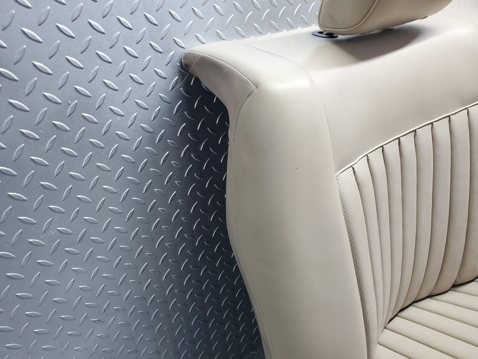 45866 Mercedes-Benz W126 420SE Rear Seat Leather Beige 1269200750 1269201716