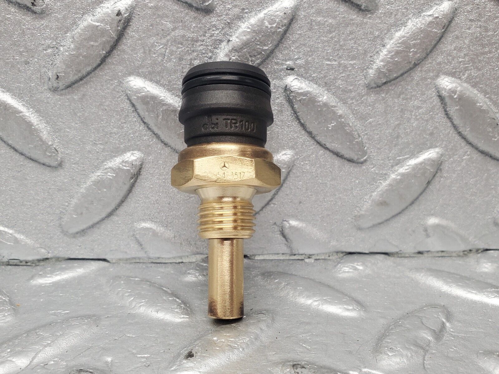 46217 Mercedes-Benz W124 280E Coolant Temperature Sensor 0005423517